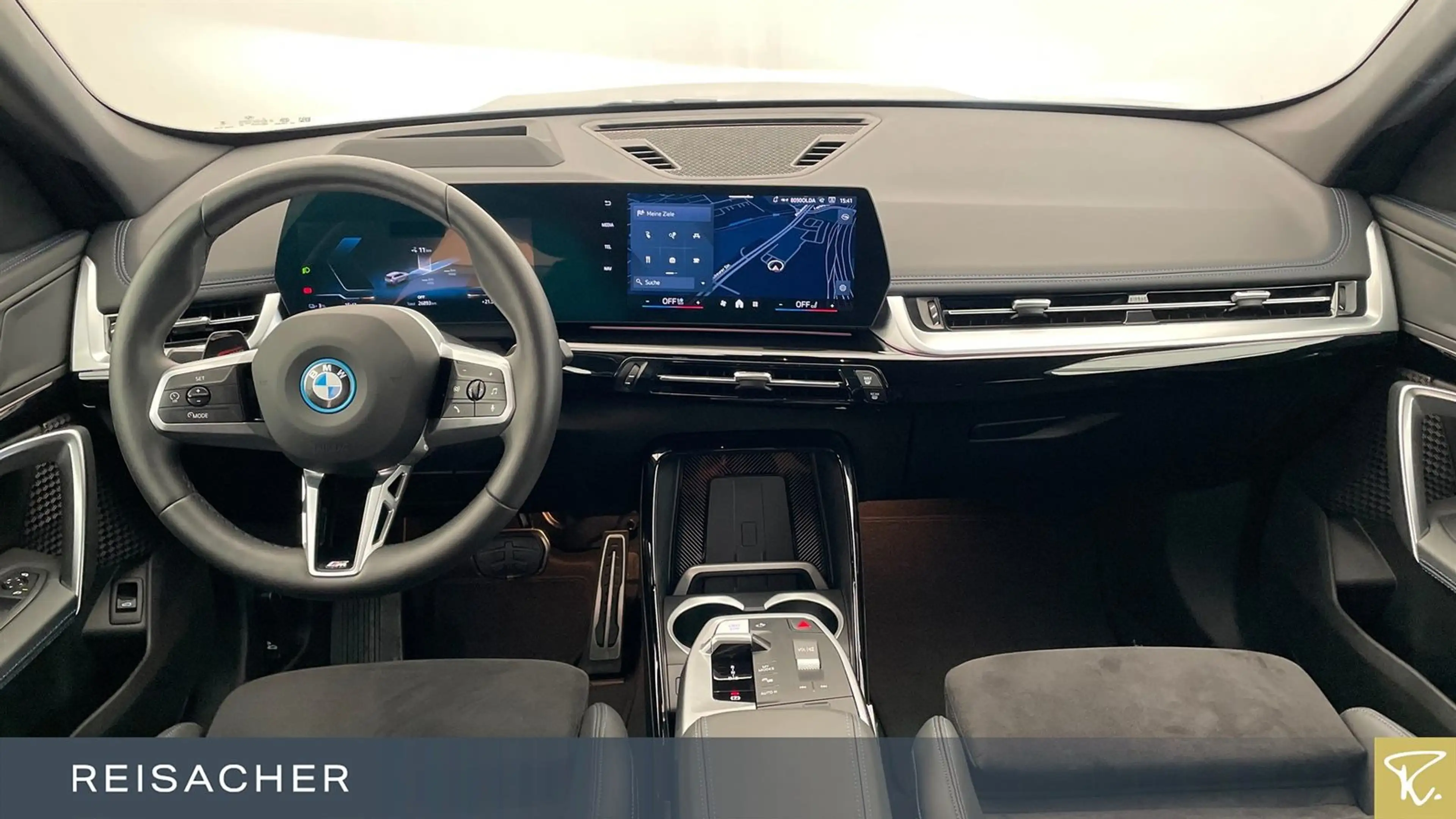 BMW iX1 IX1 XDRIVE30 M-Sport AHK LCPro HUD ACC 360° 19" — photo 6