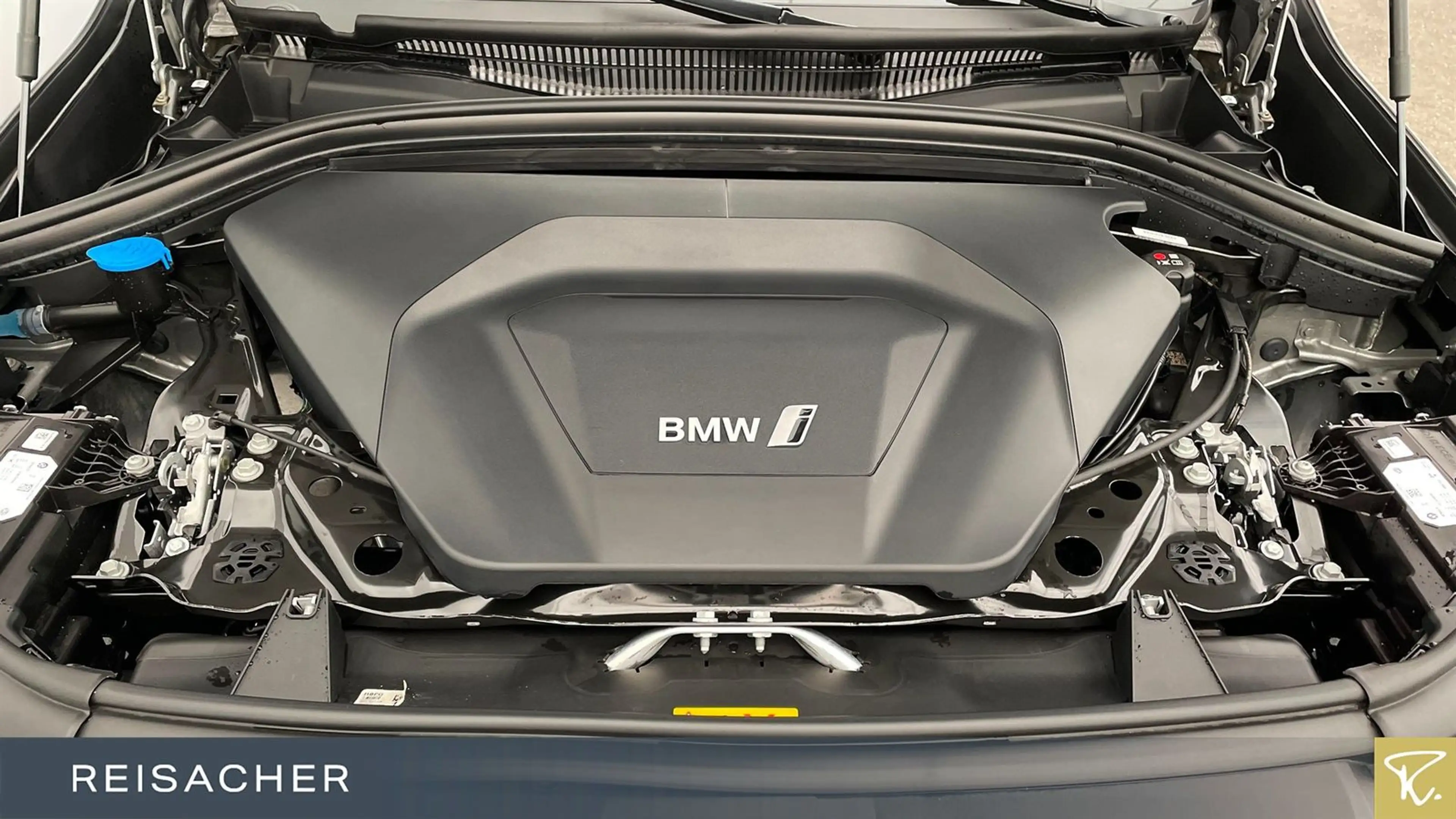 BMW iX1 IX1 XDRIVE30 M-Sport AHK LCPro HUD ACC 360° 19" — photo 7