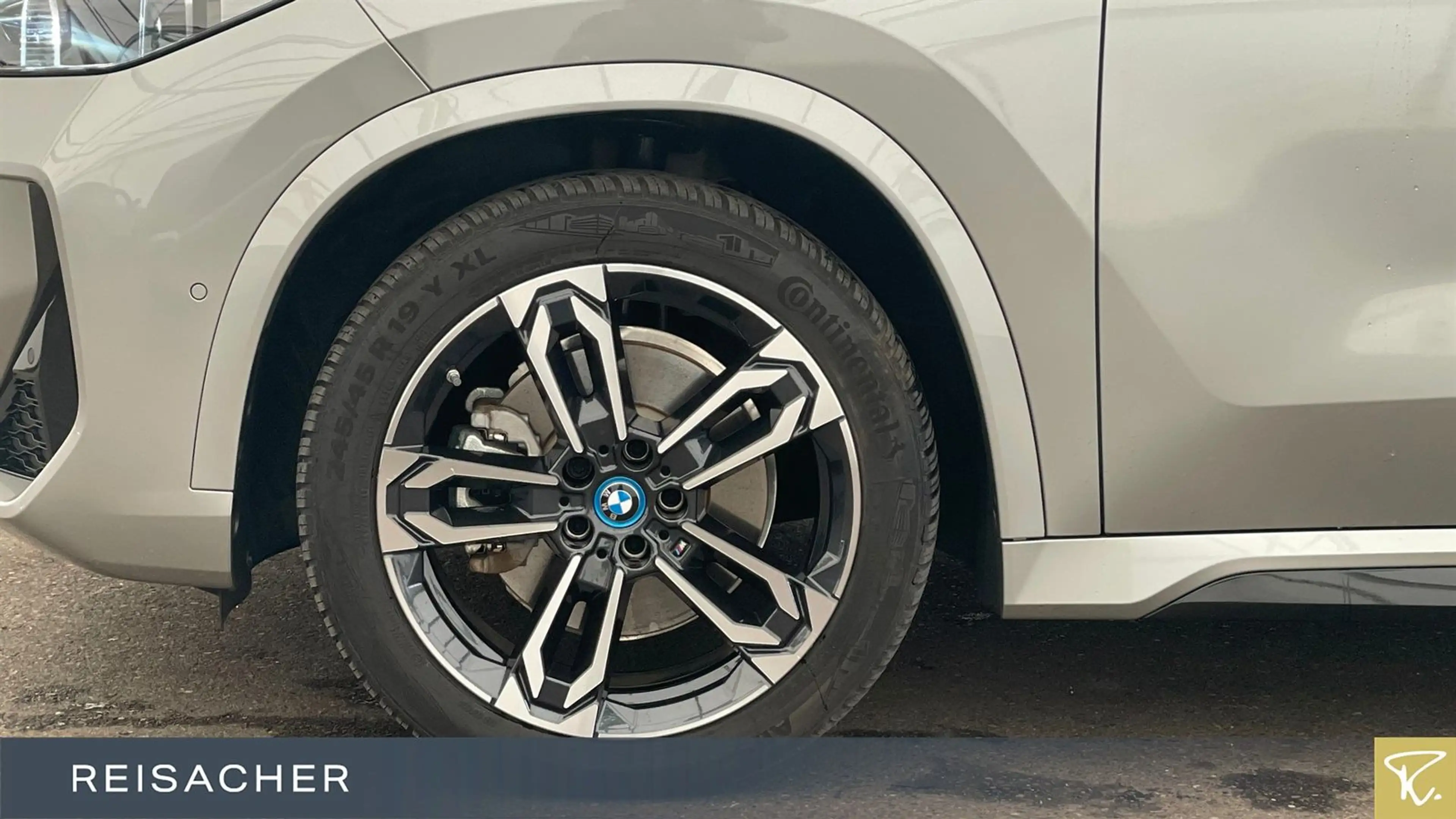BMW iX1 IX1 XDRIVE30 M-Sport AHK LCPro HUD ACC 360° 19" — photo 3