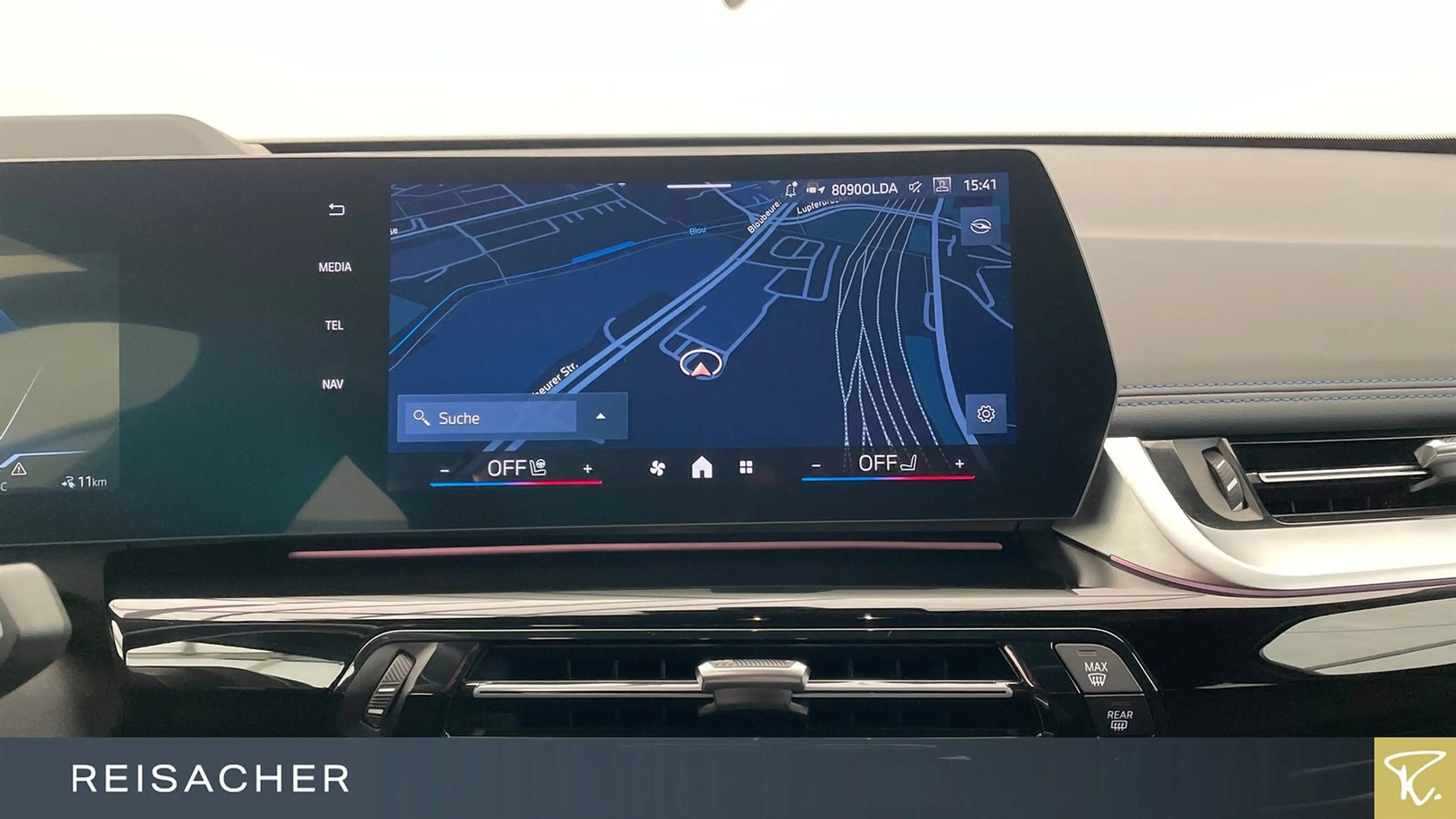 BMW iX1 IX1 XDRIVE30 M-Sport AHK LCPro HUD ACC 360° 19" — photo 12