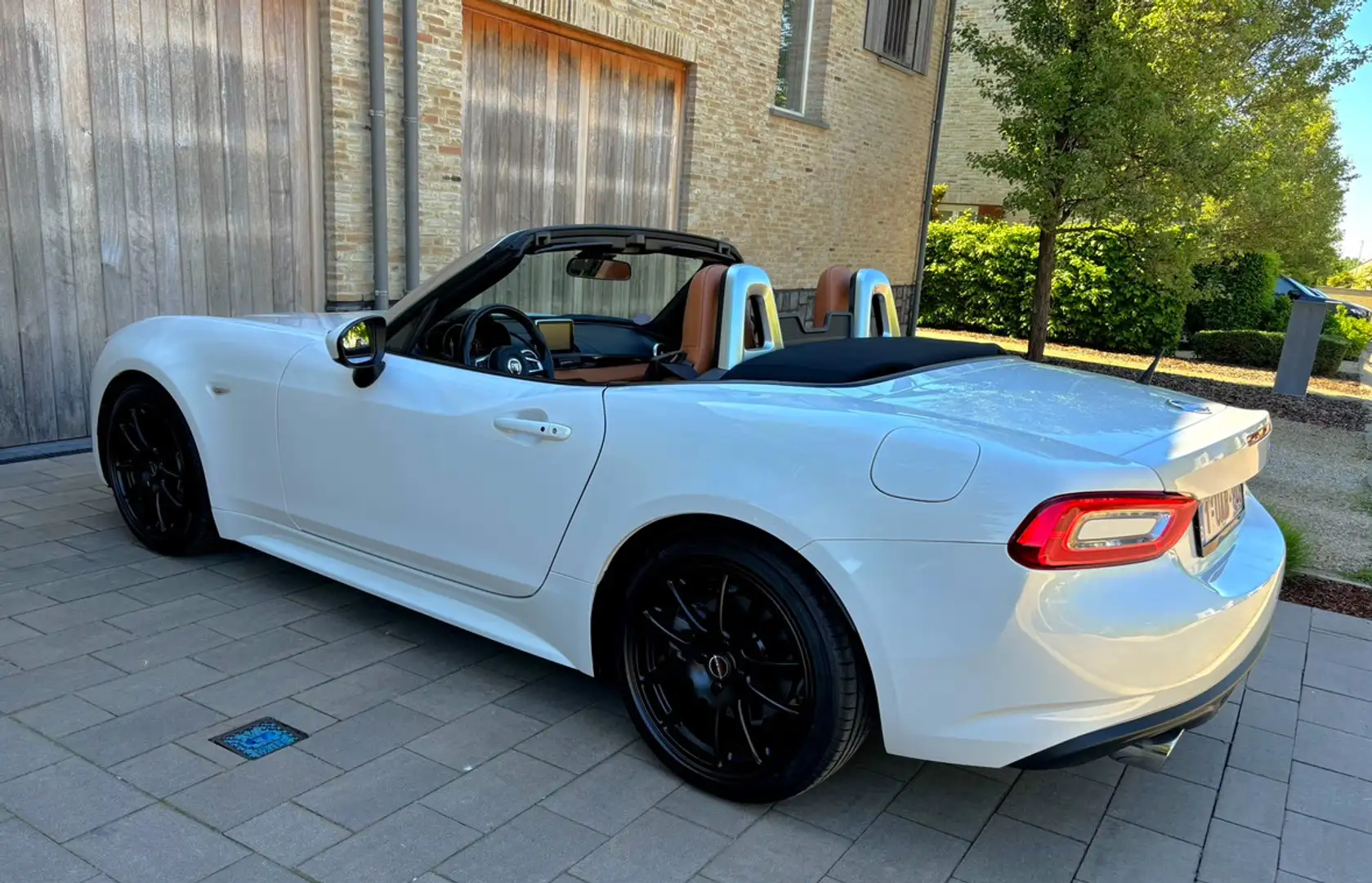 Fiat 124 Spider 1.4 MultiAir Turbo Lusso Blanc - 2