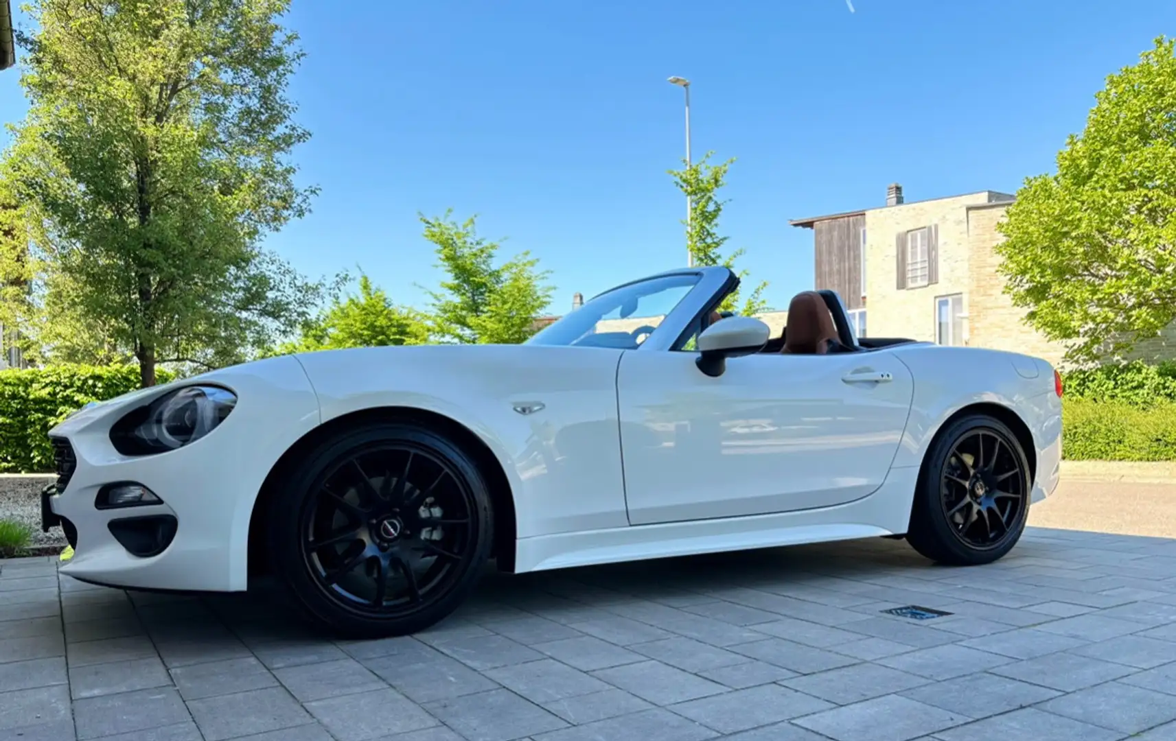 Fiat 124 Spider 1.4 MultiAir Turbo Lusso Blanc - 1