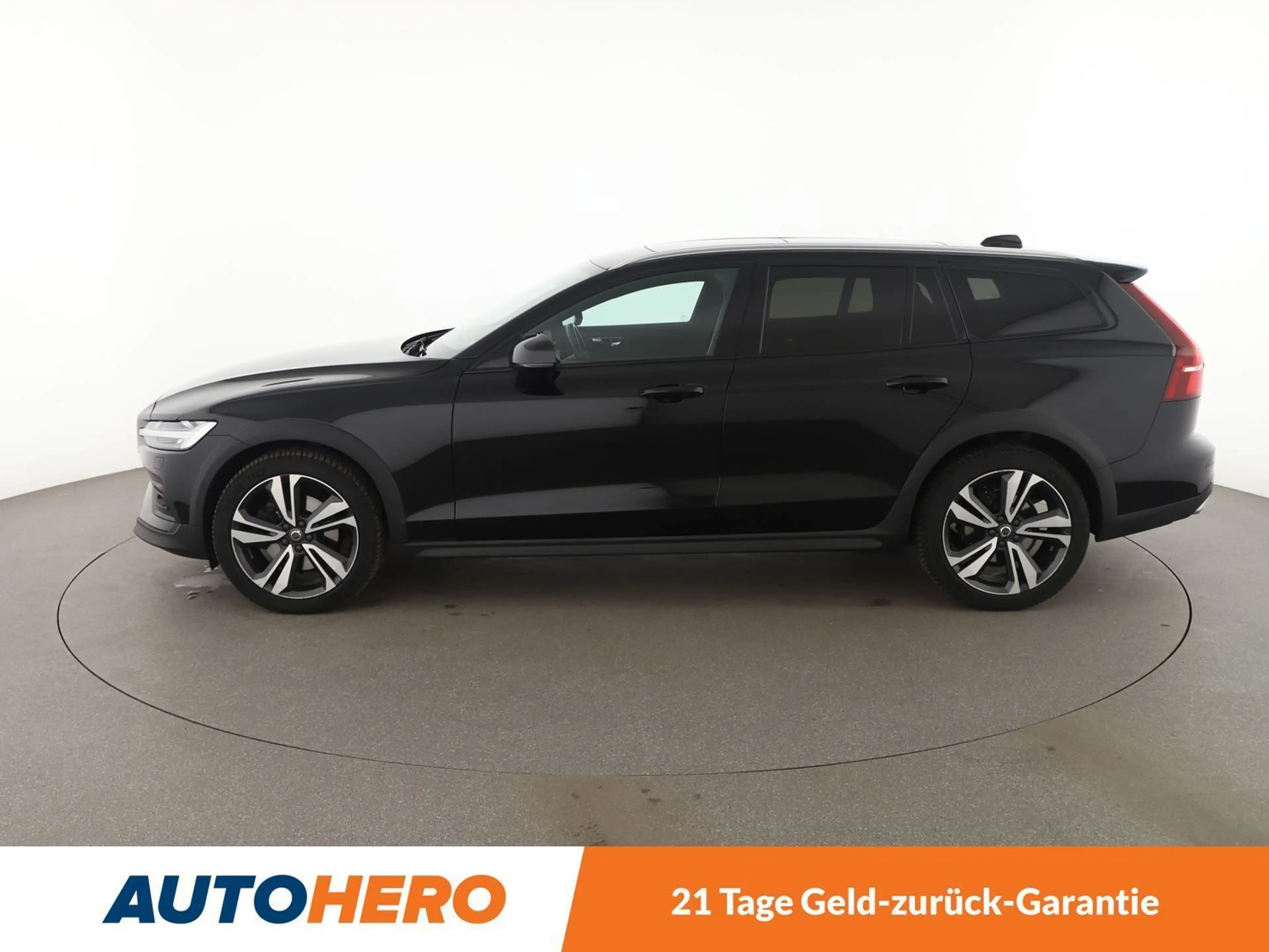 Volvo V60 Cross Country 2.0 D4 AWD *TEMPO*CAM*PDC*SHZ*ALU*PANO* — photo 3