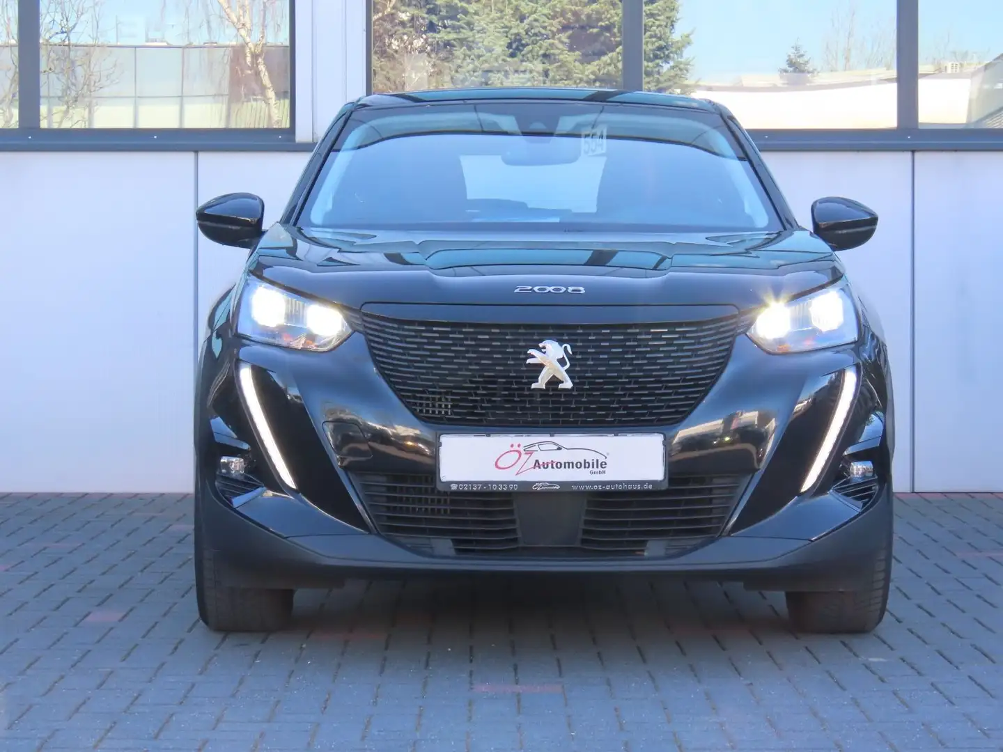 Peugeot 2008 Active Navigation CarPlay 360° Чёрный - 2