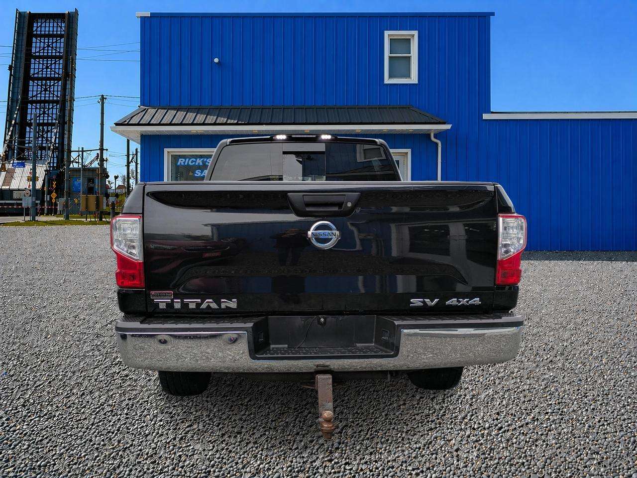 2017 Nissan Titan SV — снимка 1