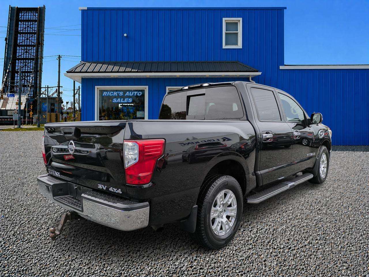 2017 Nissan Titan SV — снимка 1