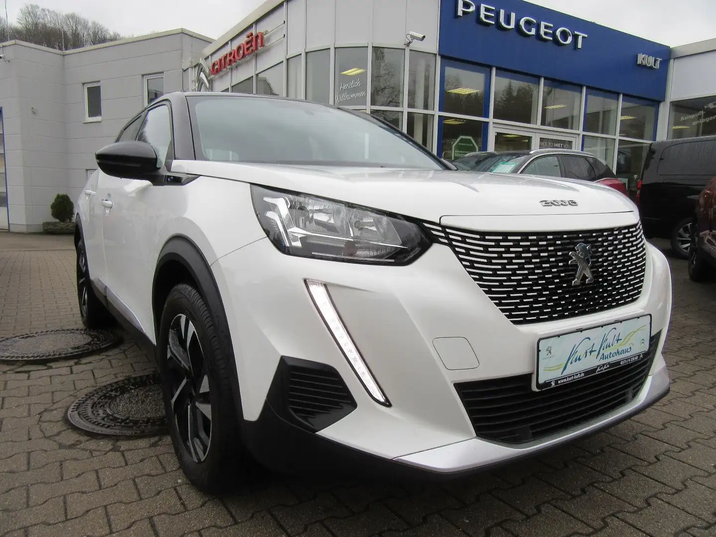 Peugeot 2008 e-2008 Active Elektromotor 136 Weiß - 1