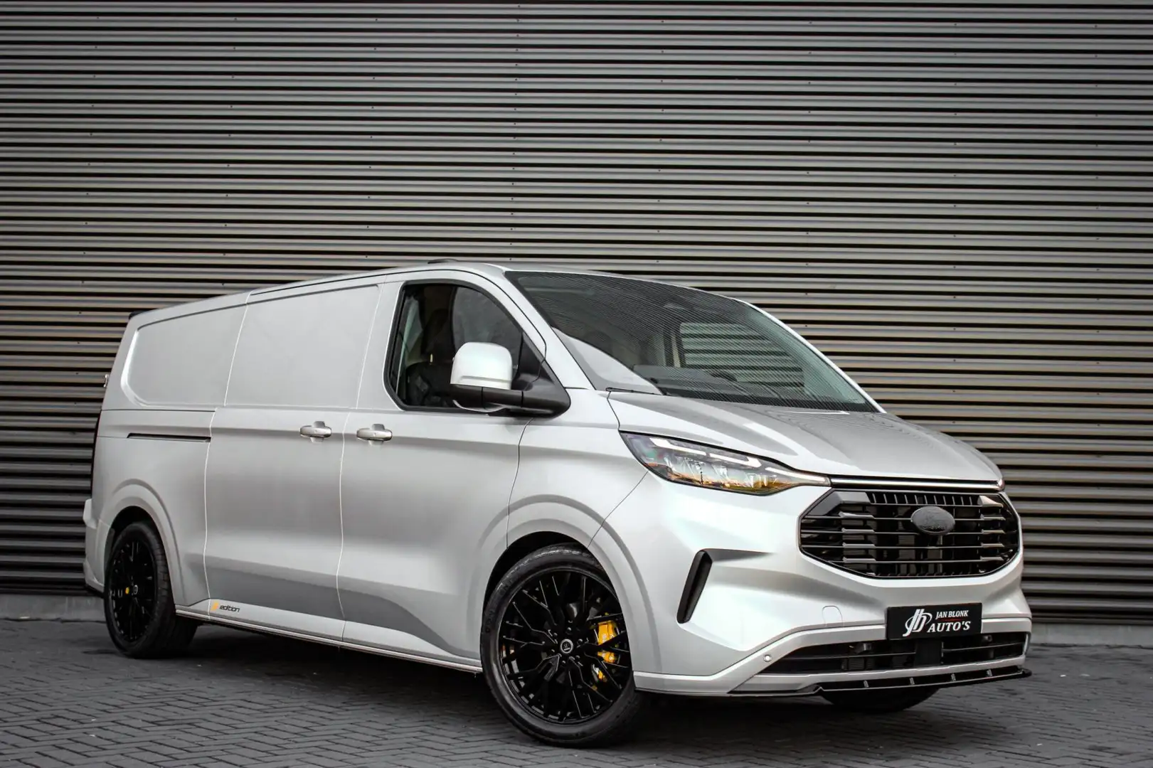 Ford Transit Custom 320 2.0 TDCI L2H1 Limited 170PK JB- EDITION / DRIV Silber - 2