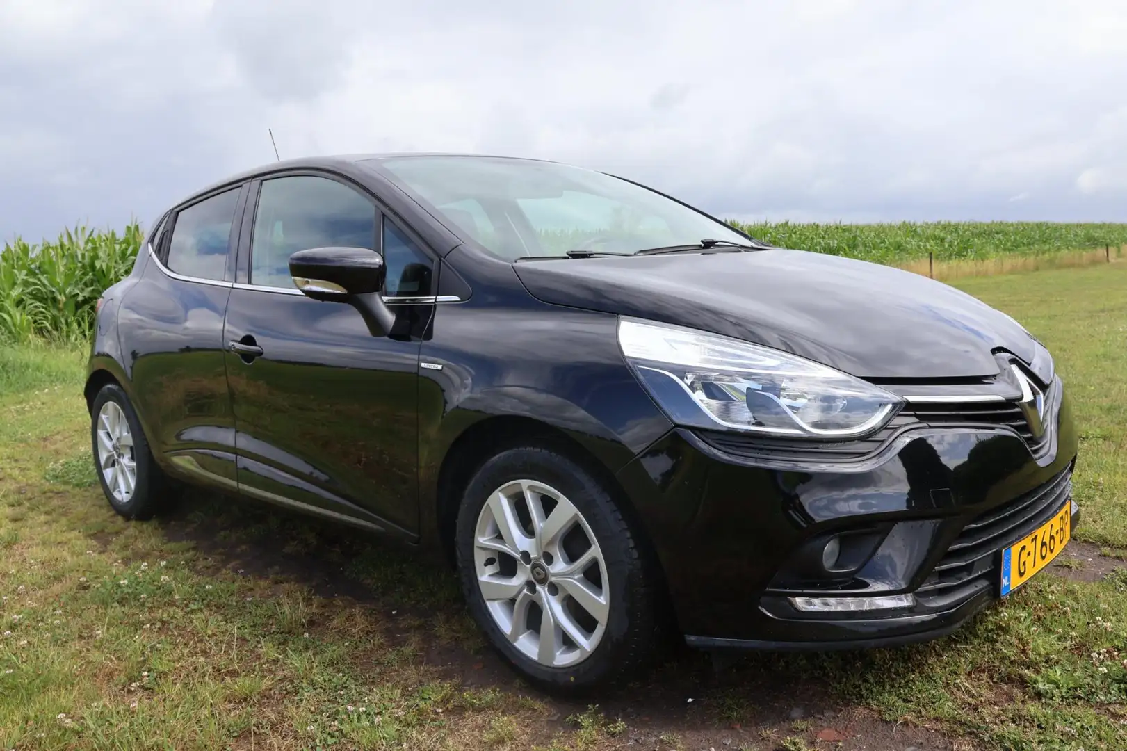 Renault Clio 0.9 TCe Limited|Airco|APK-Nieuw|Bluetooth|NAP!|Cru Zwart - 2