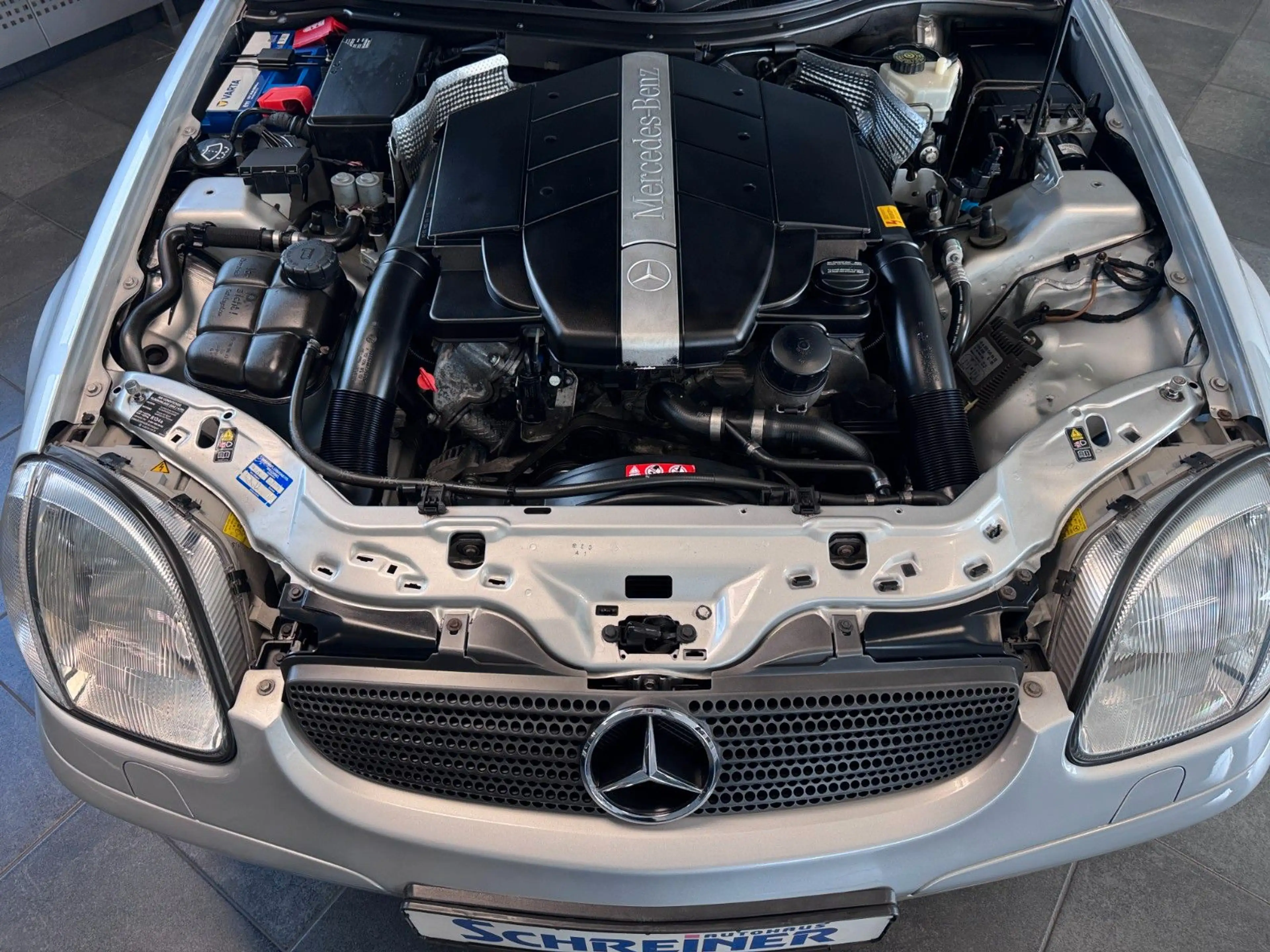 Mercedes-Benz SLK 320 — photo 12