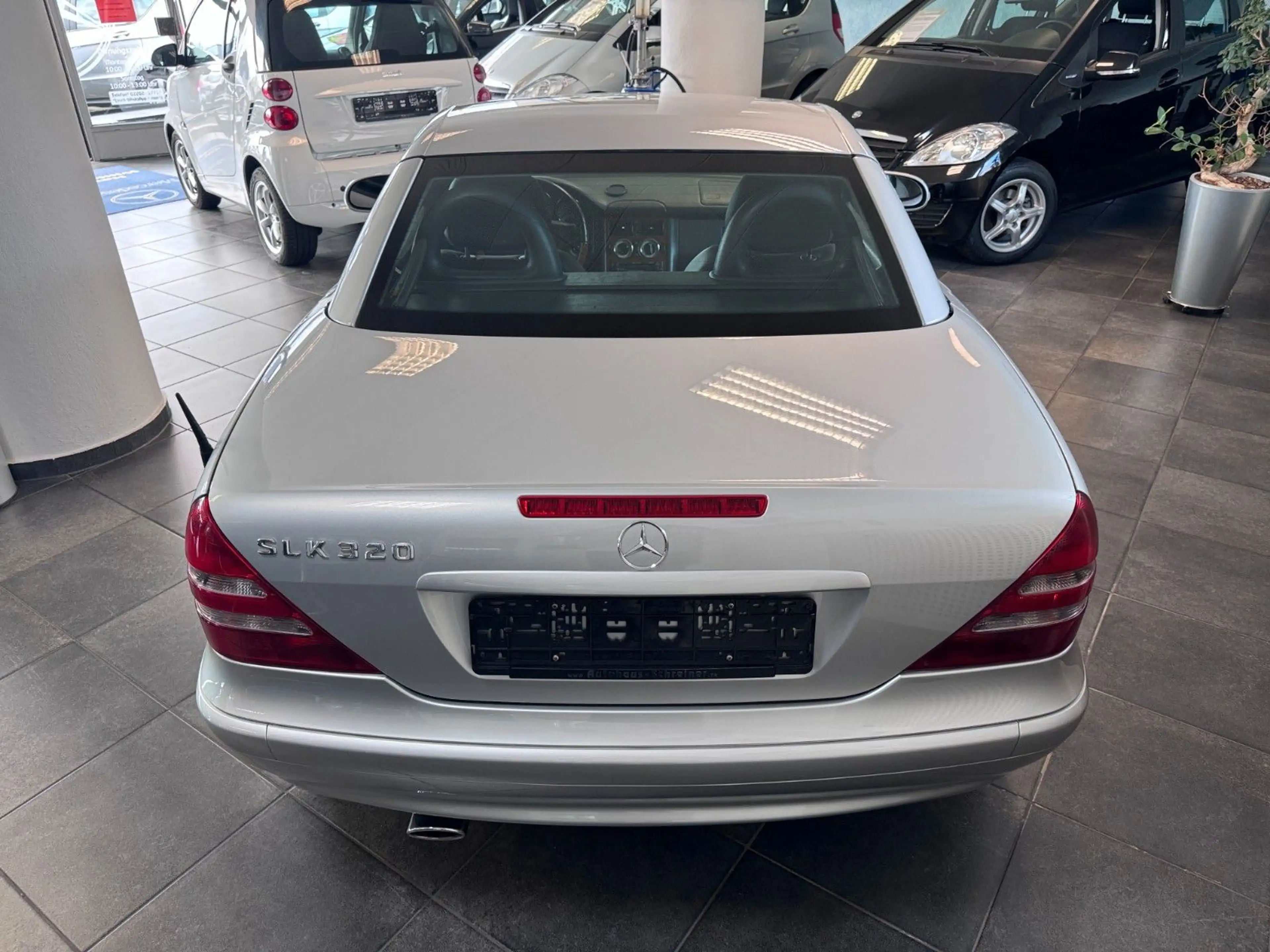 Mercedes-Benz SLK 320 — photo 15