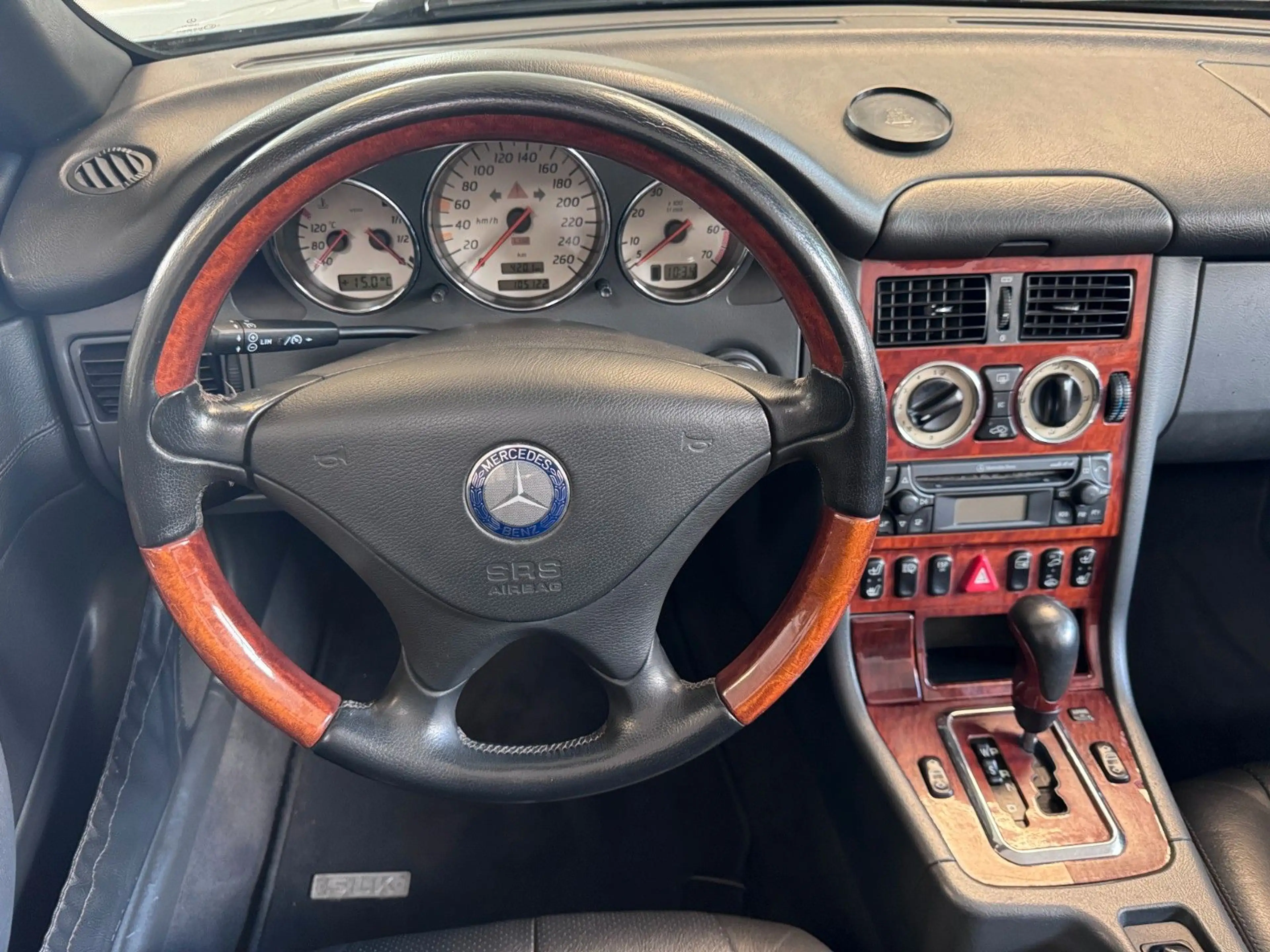Mercedes-Benz SLK 320 — photo 11