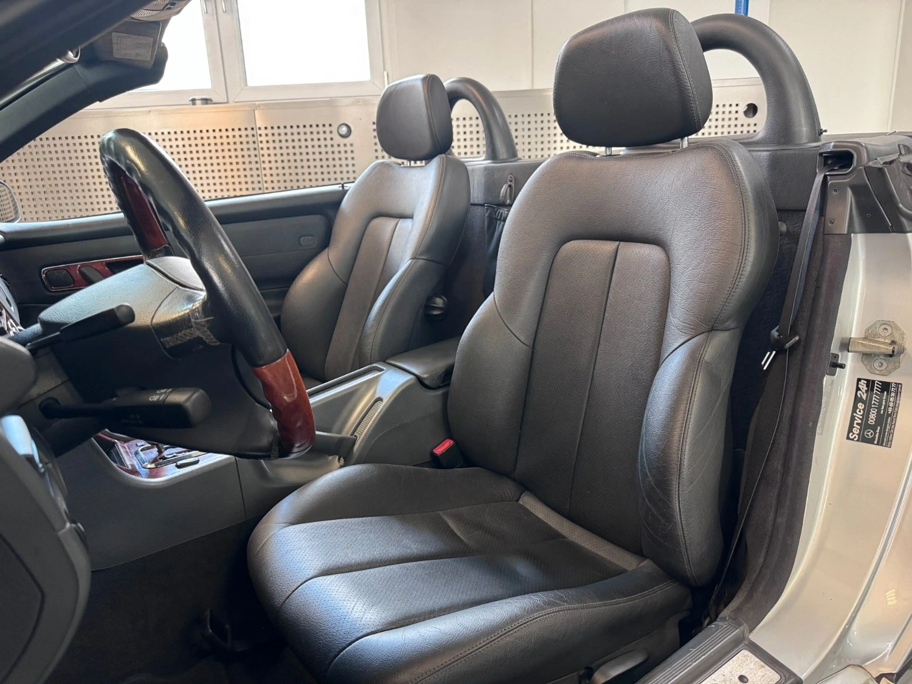 Mercedes-Benz SLK 320 — photo 10