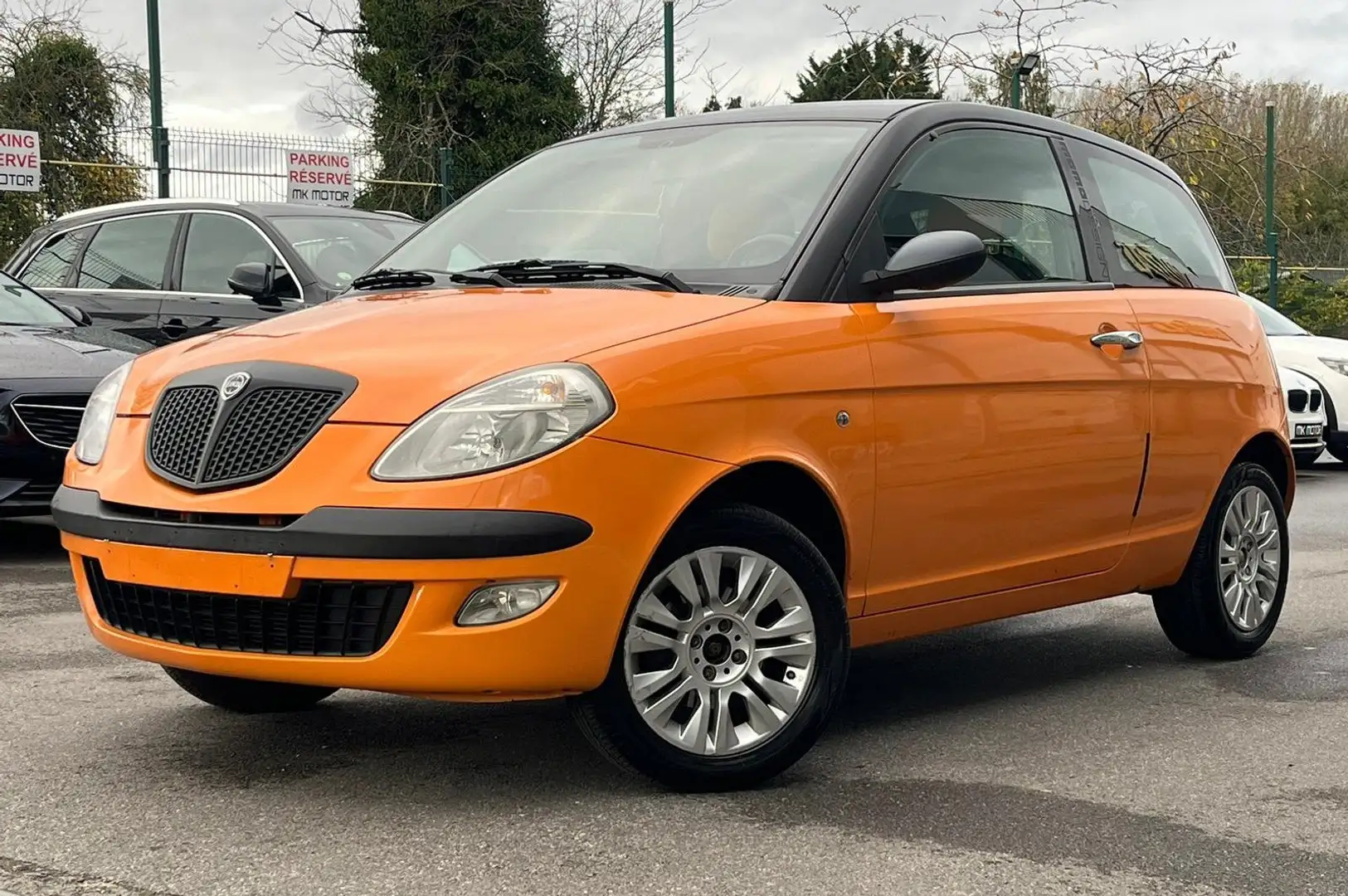 Lancia Ypsilon 🟩 Ypsilon 1.2i 16v MomoDesign Orange - 2