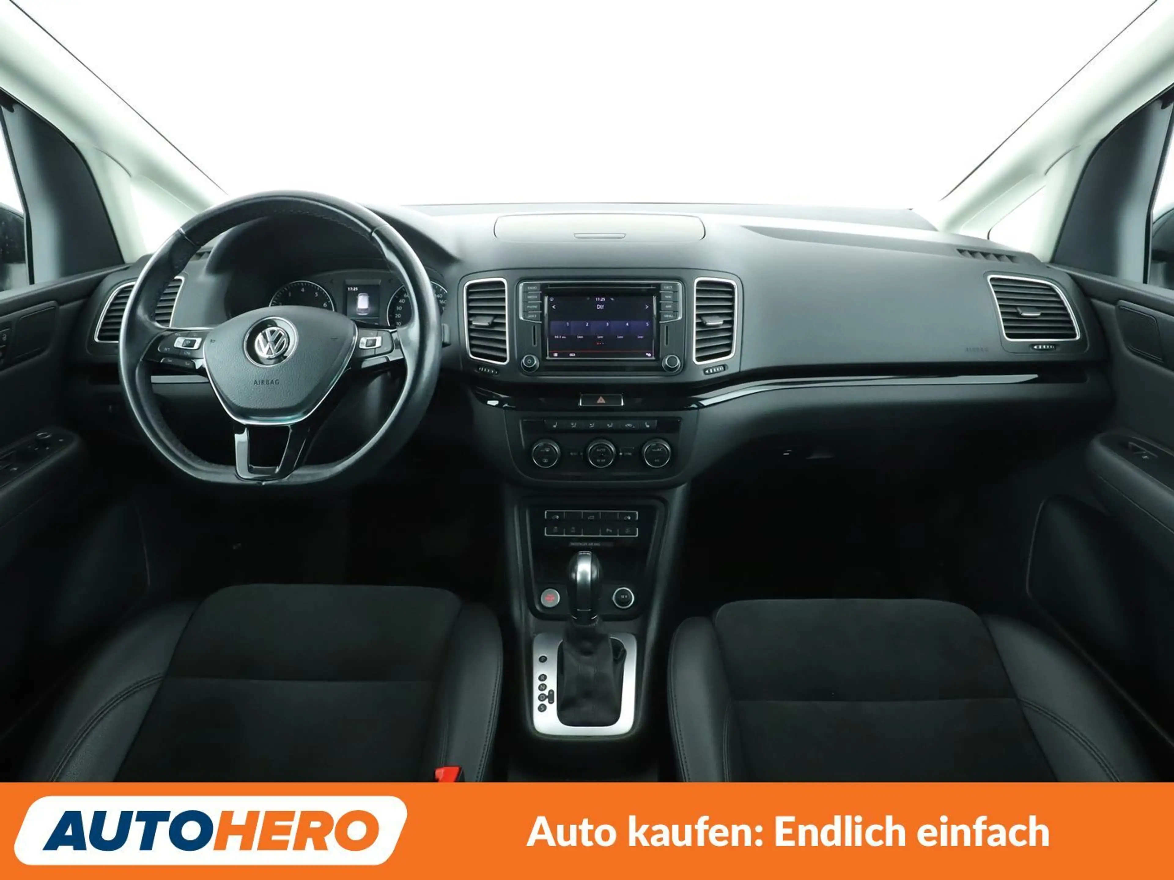 Volkswagen Sharan 1.4 TSI Highline BlueMotion Tech Aut*NAVI*XENON* — photo 12