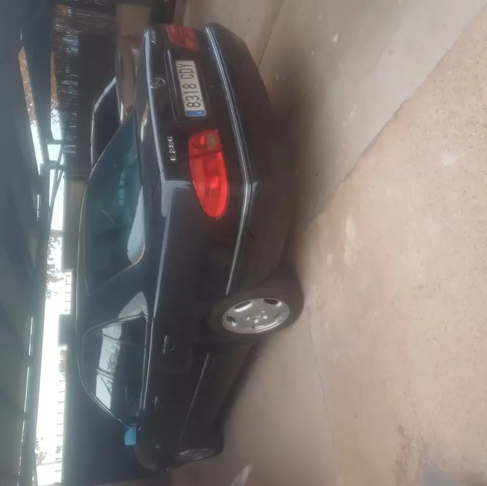 Mercedes-Benz E 280 V6 4Matic Avantgarde, foto 2