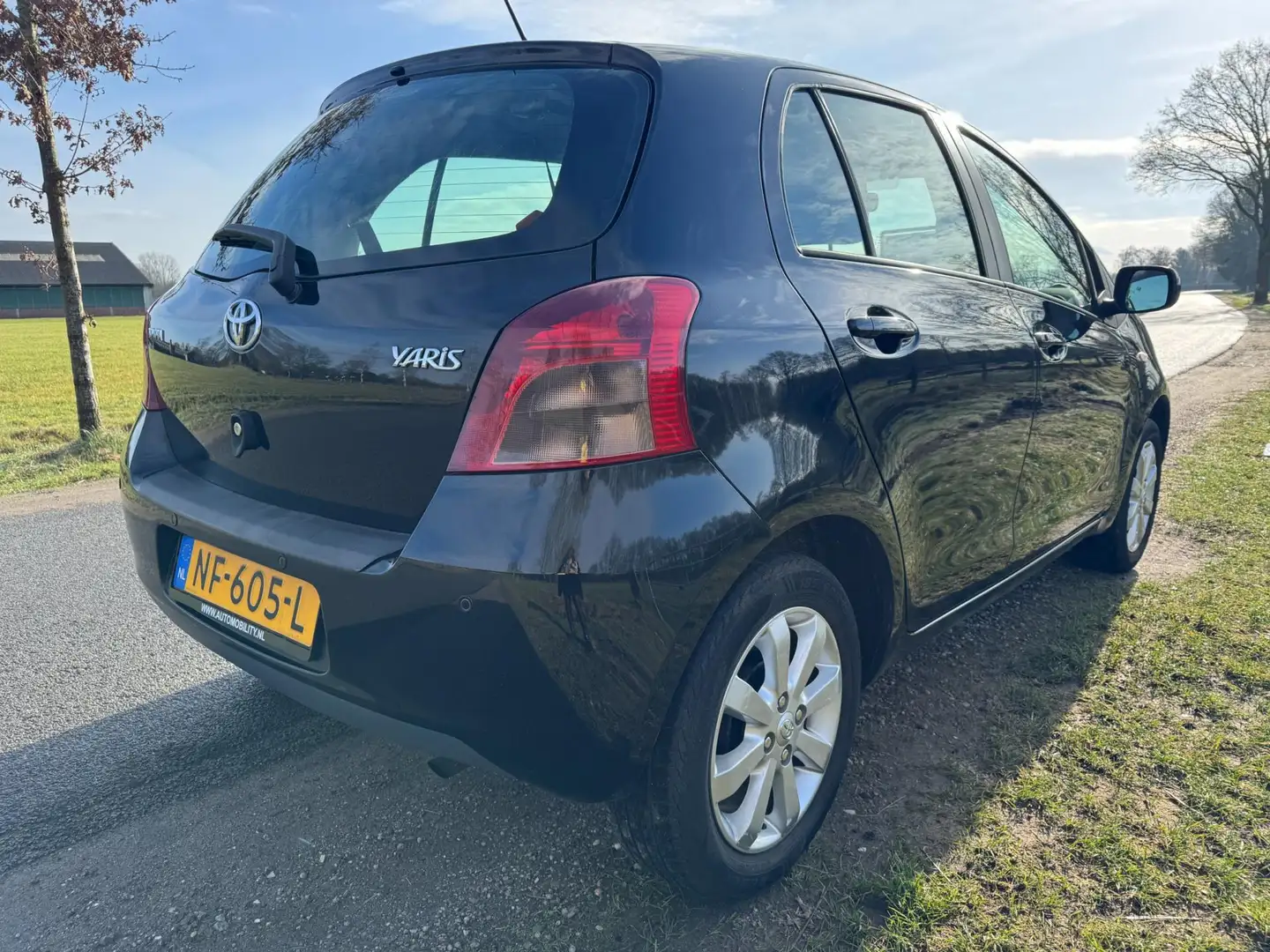 Toyota Yaris 1.0 VVTi Terra nieuwe koppeling met airco Negro - 2