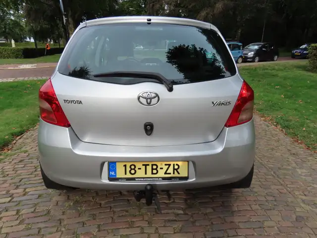 Toyota Yaris view 7