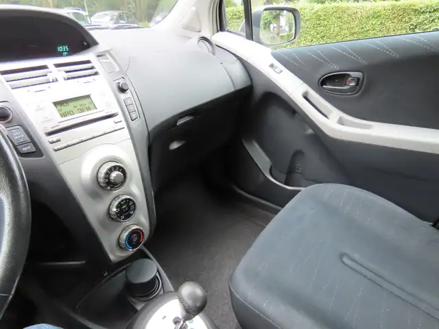 Toyota Yaris view 12