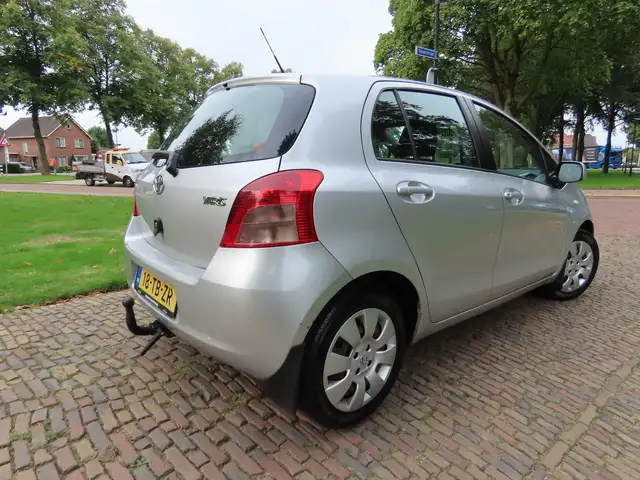 Toyota Yaris view 2