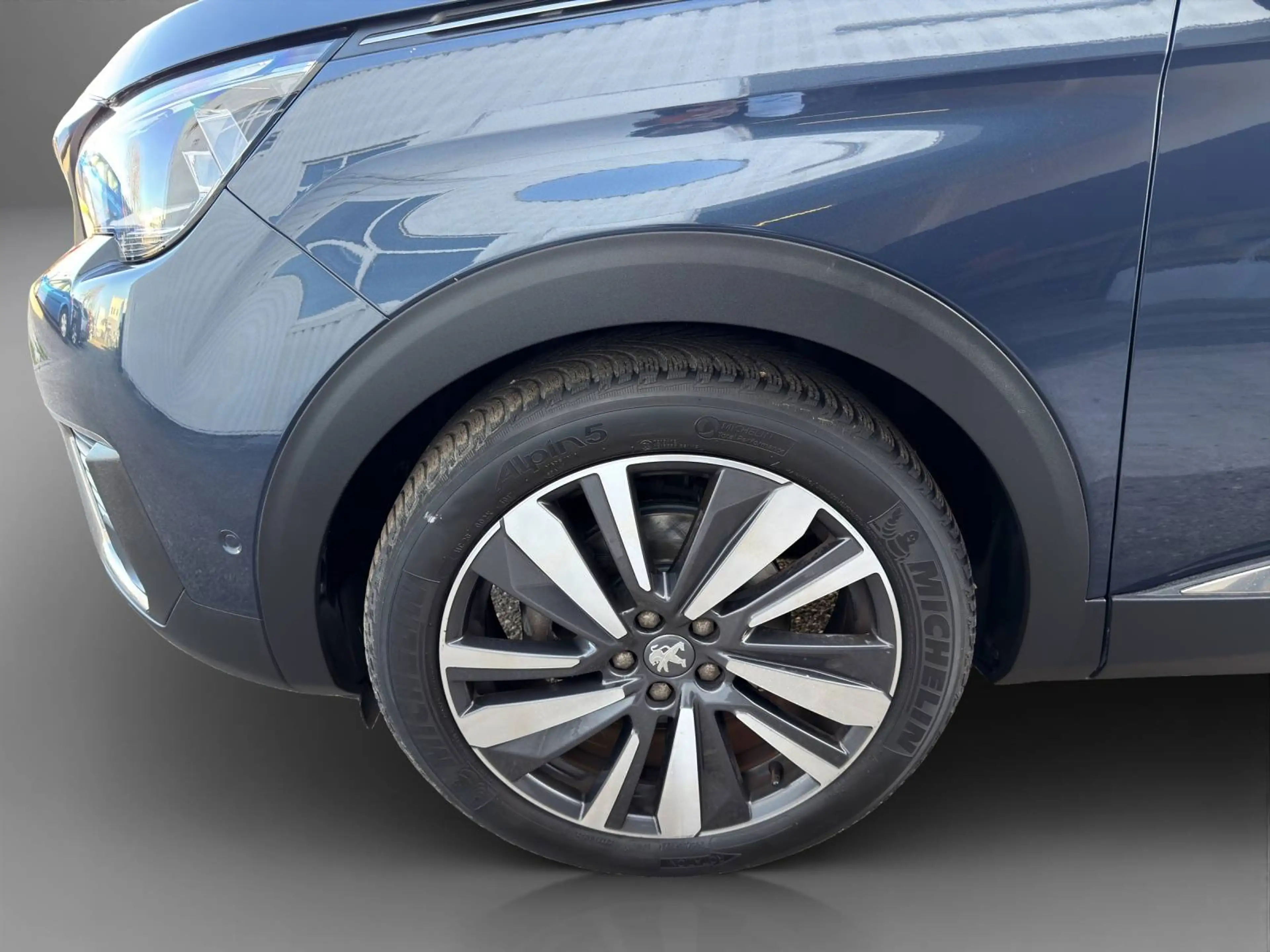 Peugeot 5008 1,2 PureTech 130 S&S Allure *ACC, AHK, LEDER* — photo 11