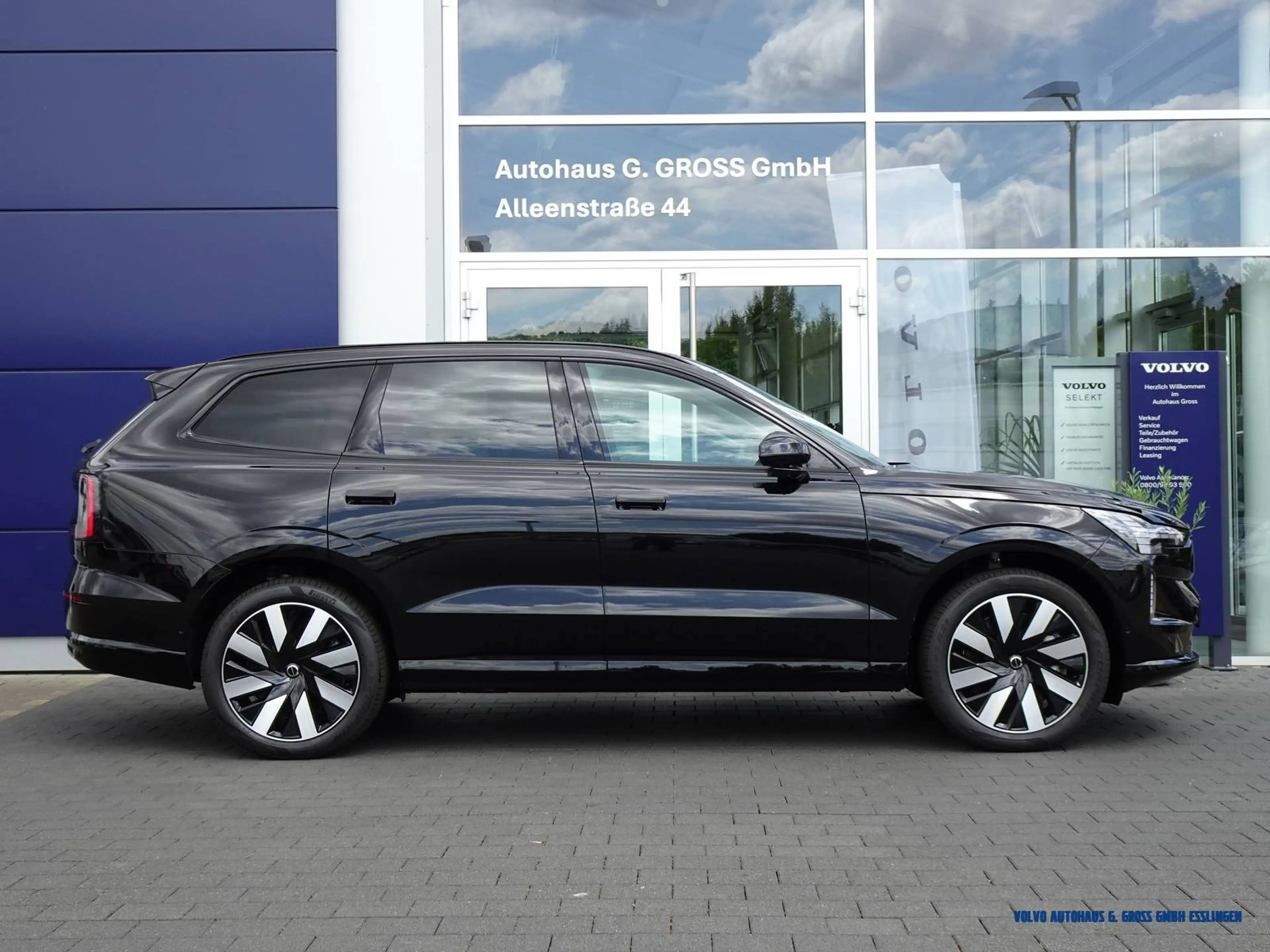 Volvo EX90 AWD Twin Motor Plus Executive Edition — photo 3