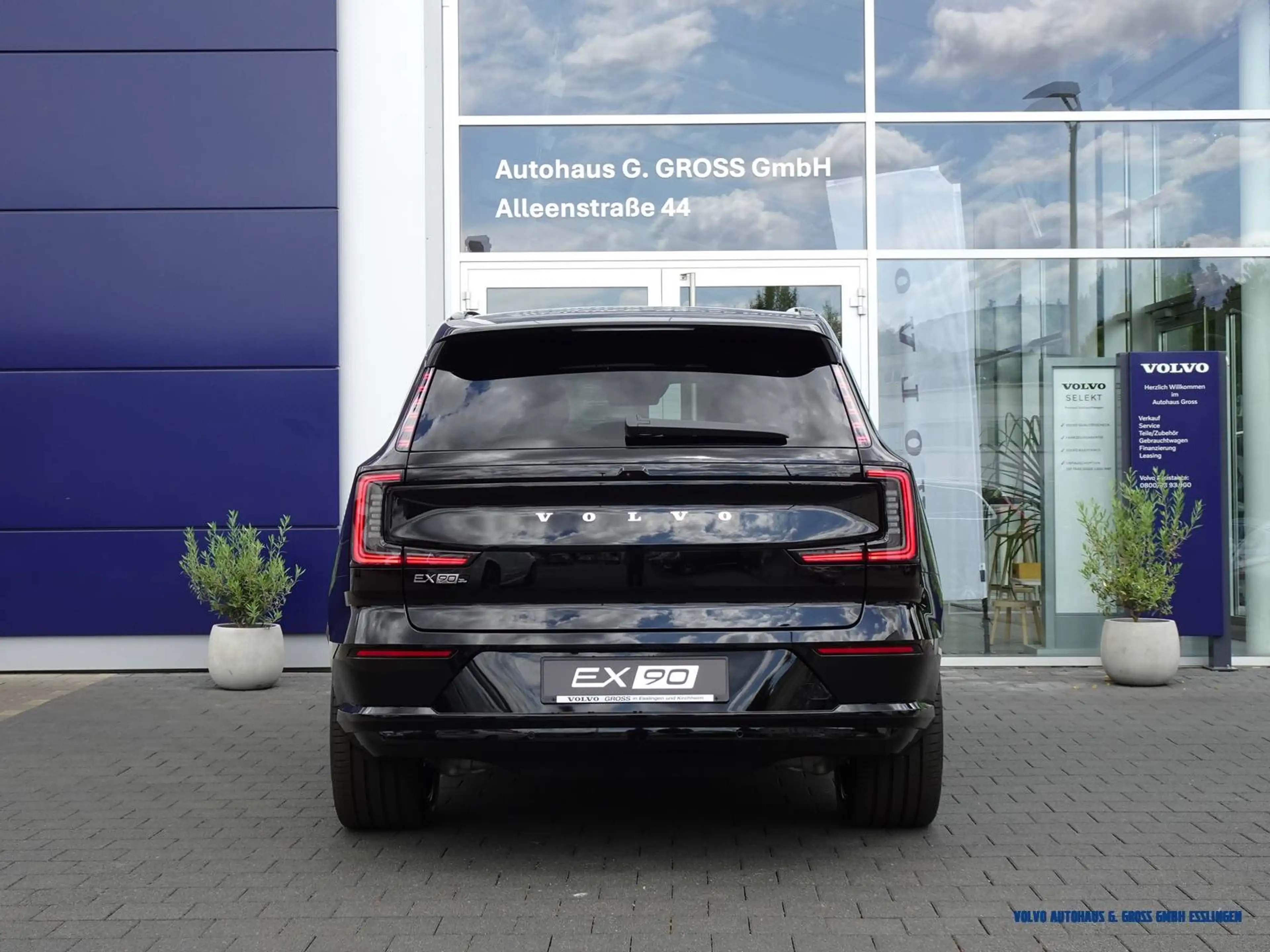 Volvo EX90 AWD Twin Motor Plus Executive Edition — photo 5