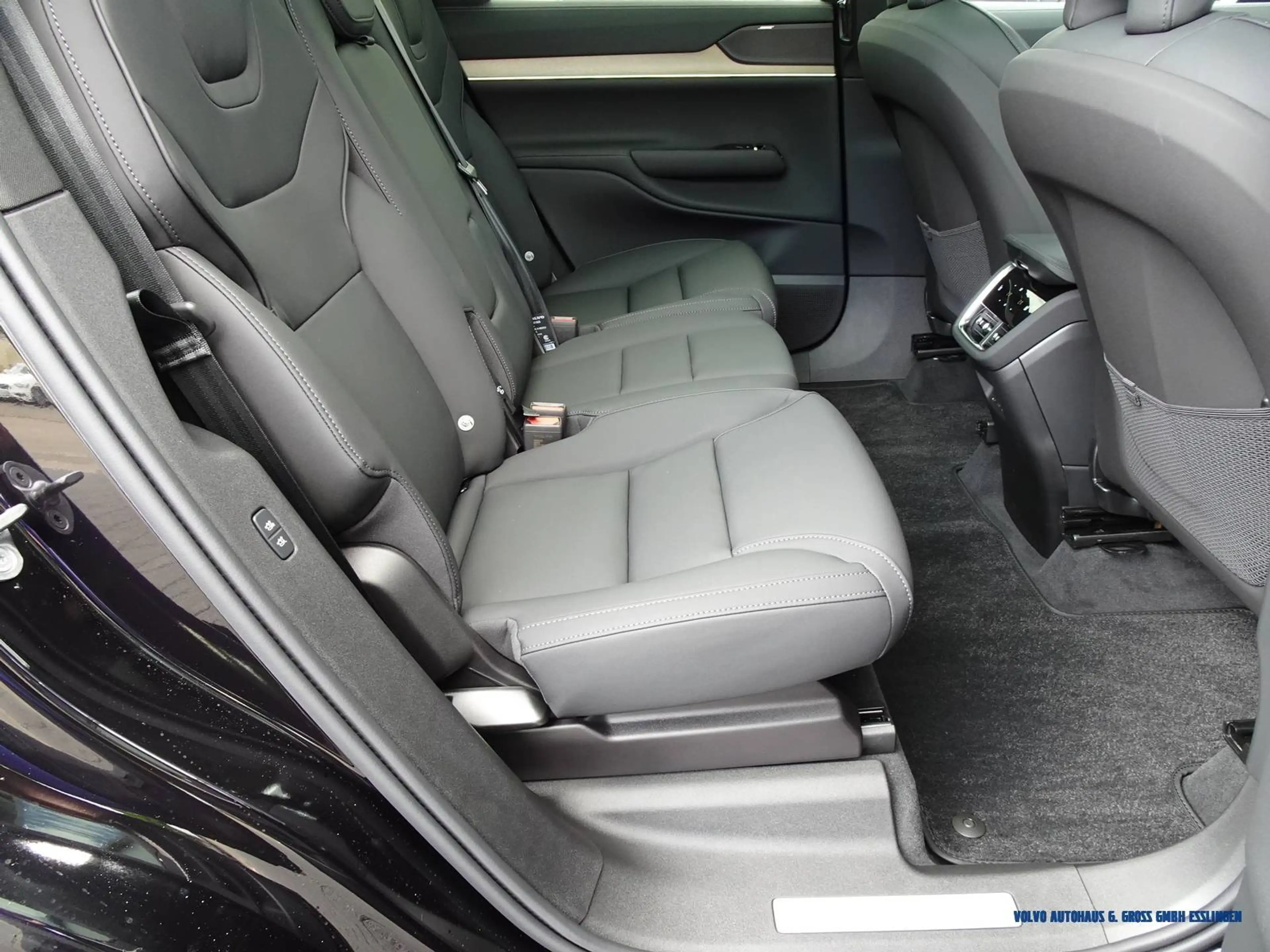 Volvo EX90 AWD Twin Motor Plus Executive Edition — photo 12