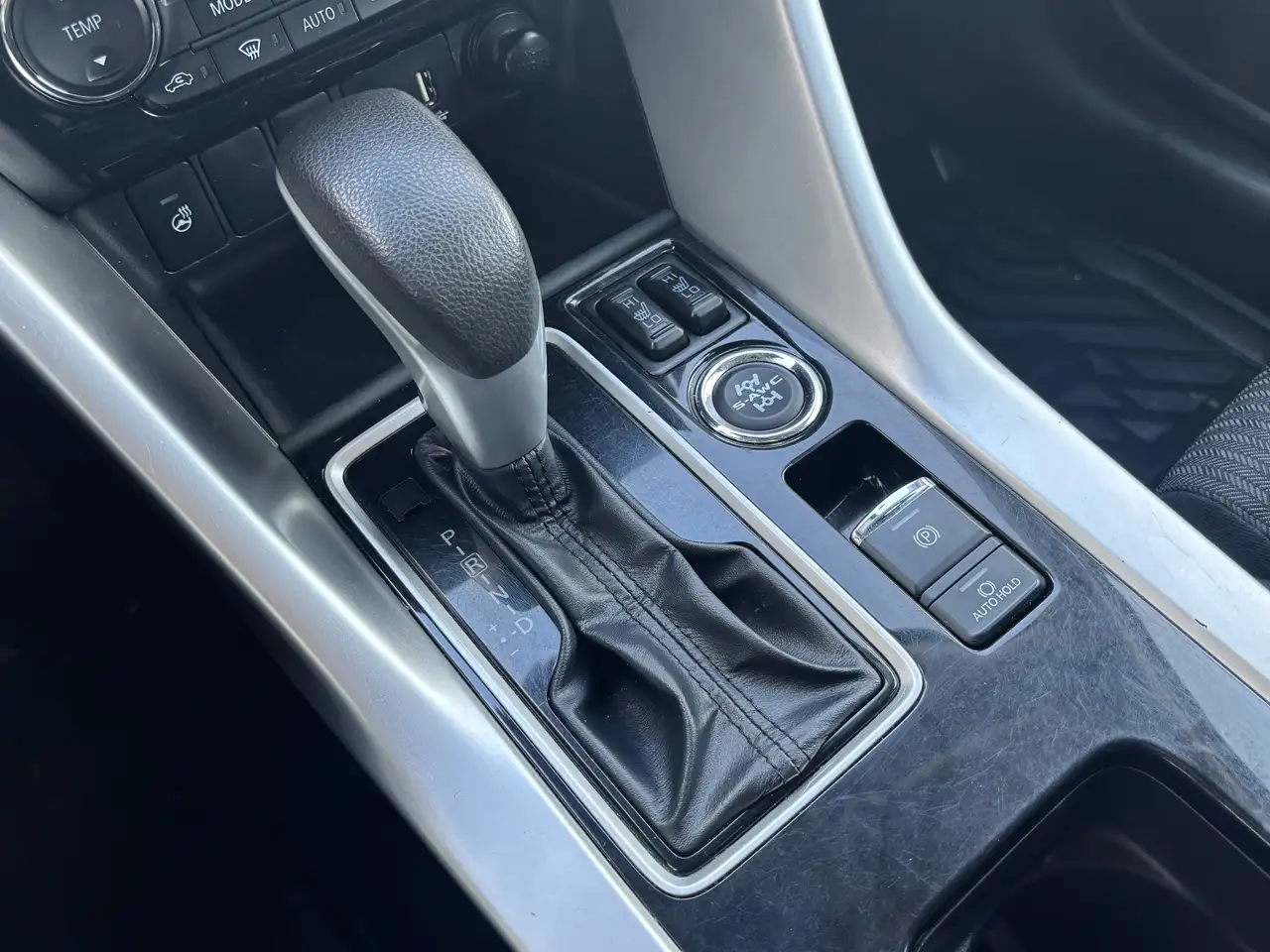 Mitsubishi Eclipse Cross снимка Mitsubishi Eclipse Cross