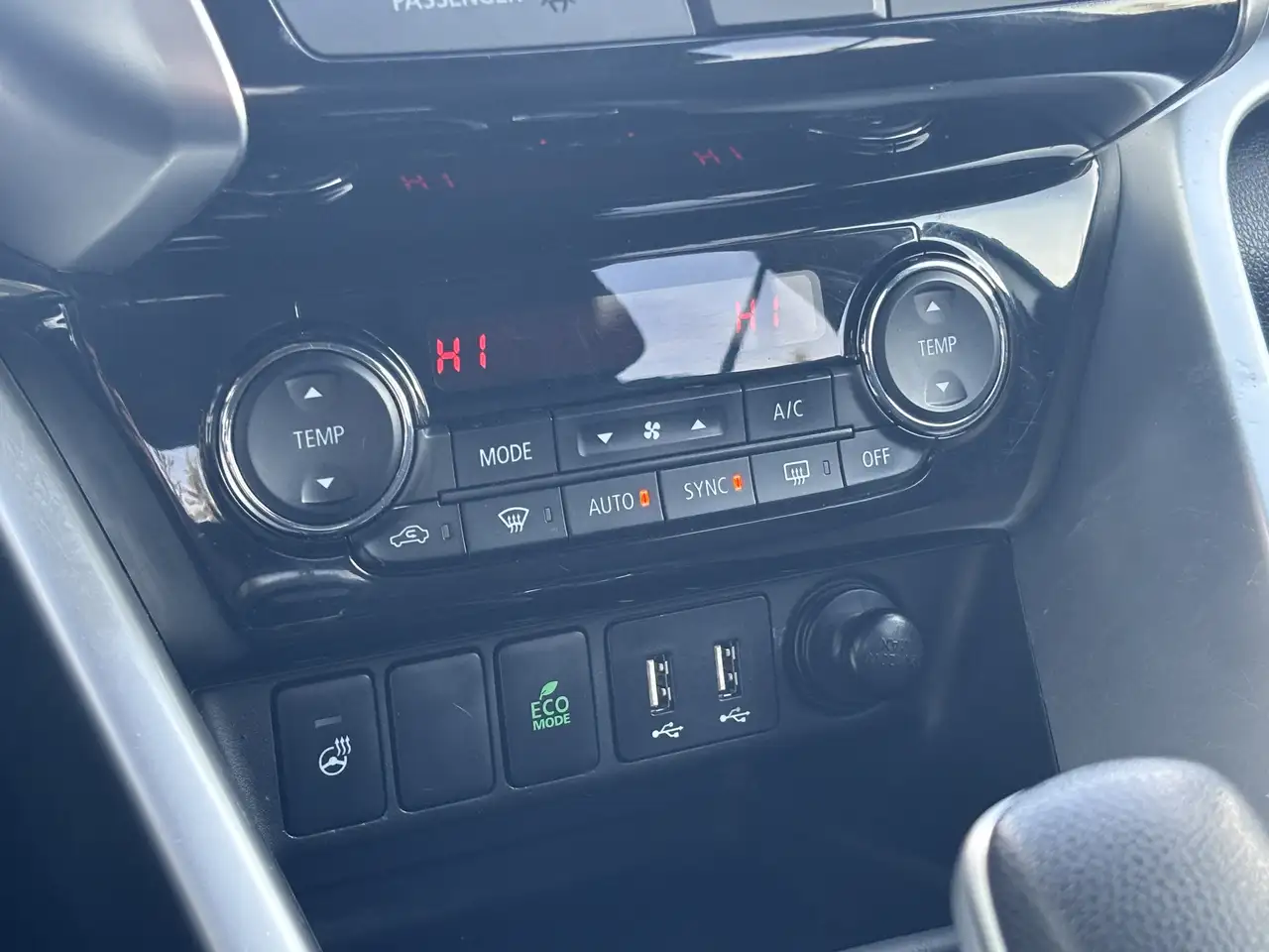 Mitsubishi Eclipse Cross снимка Mitsubishi Eclipse Cross
