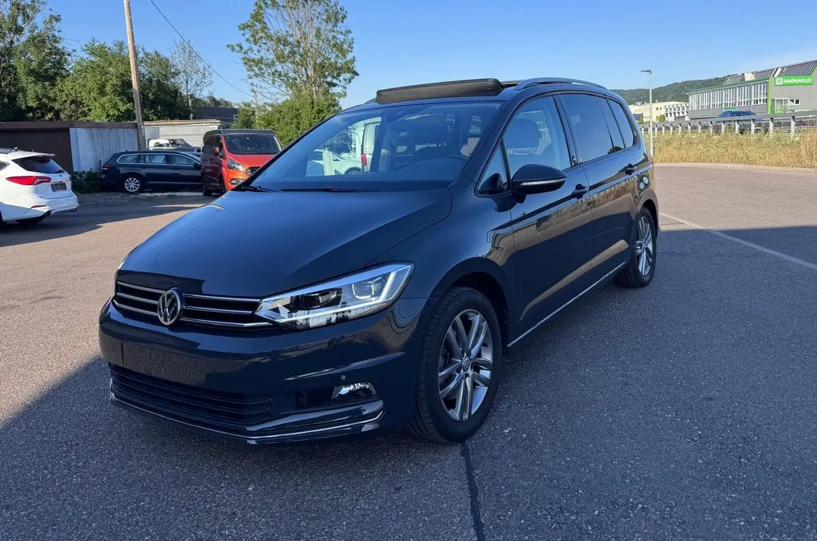 Volkswagen Touran Sound 2.0 TDI LED+ Pano Navi App 7-Sitzer Grau - 1