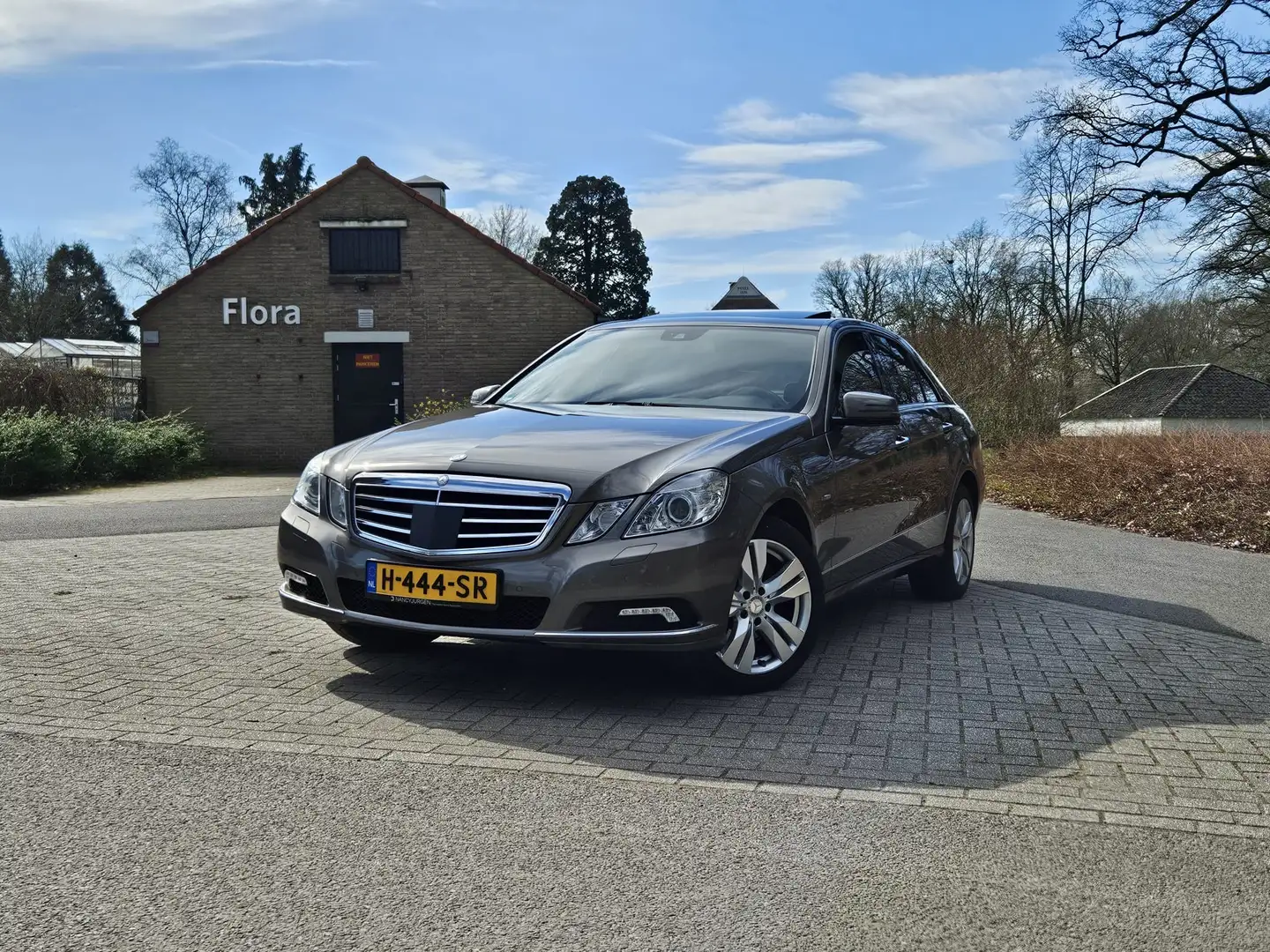 Mercedes-Benz E 350 Elagance Grijs - 1