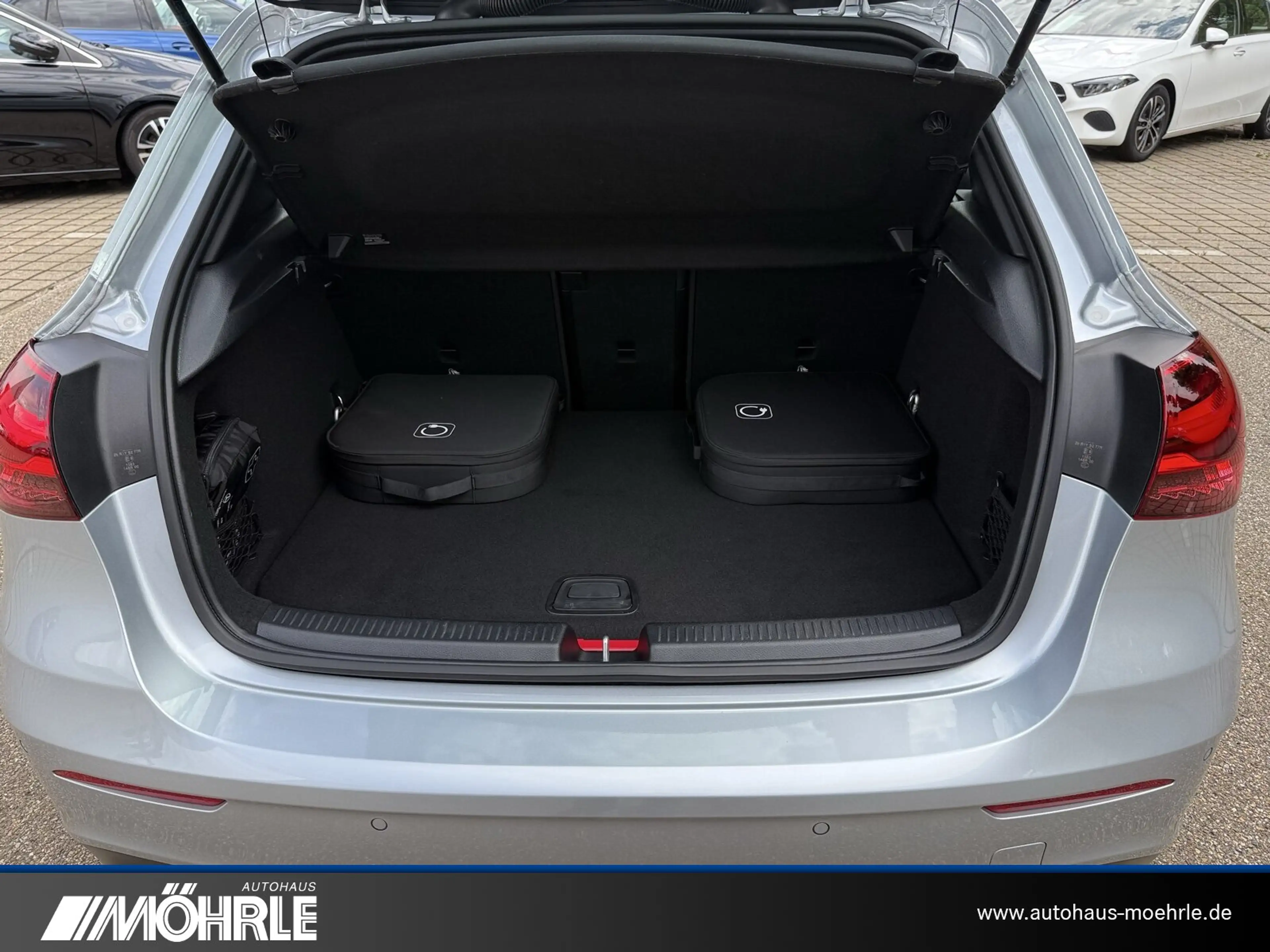 Mercedes-Benz A 250 A 250 e EQ Hybrid Technologie AMG Line Pano-SHD — photo 14