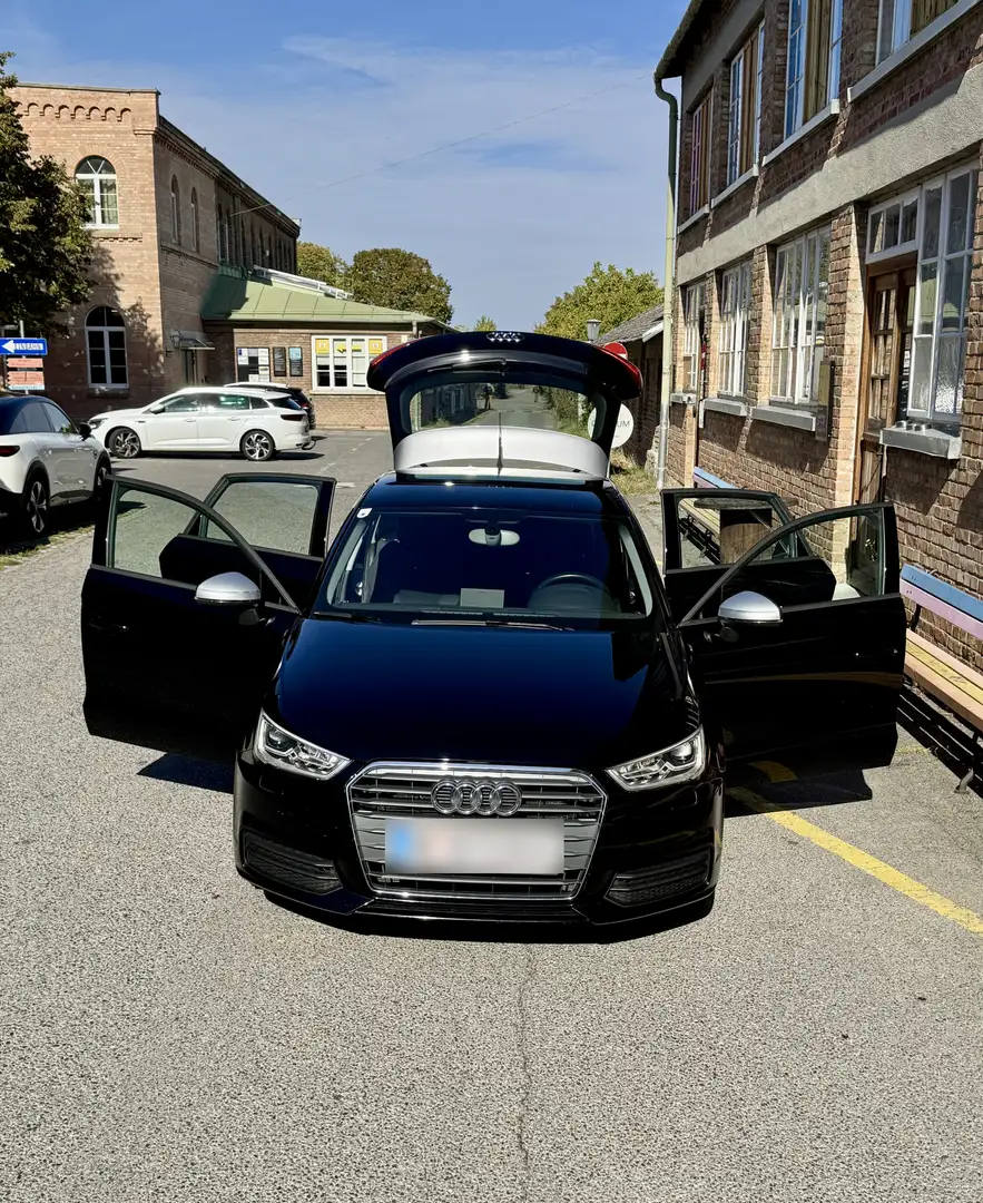 Audi A1 Sportback 1.0 TFSI intense Schwarz - 2