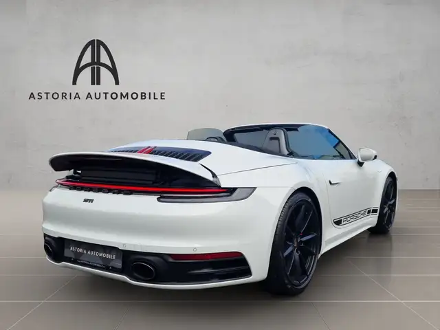 Porsche 992 view 9