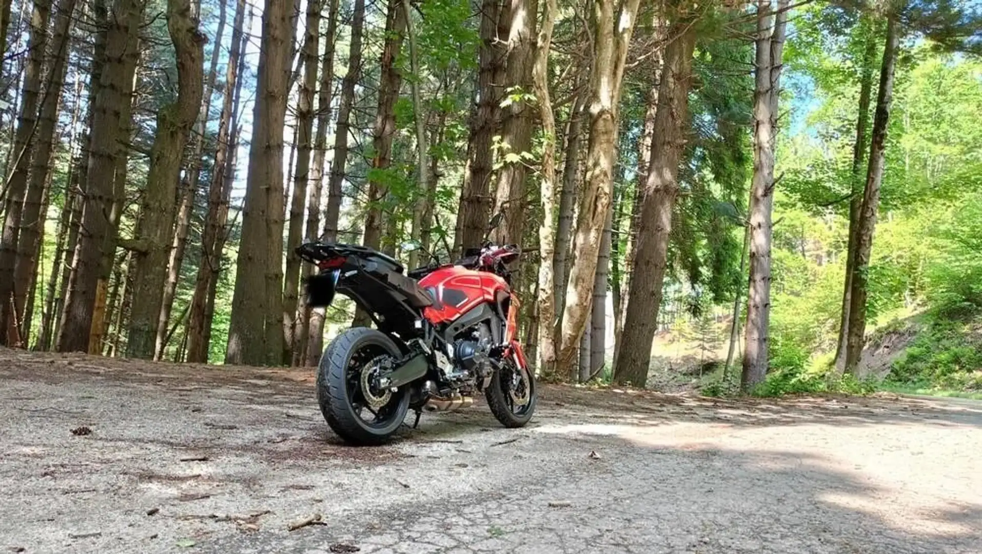 Yamaha Tracer 9 Rosso - 1