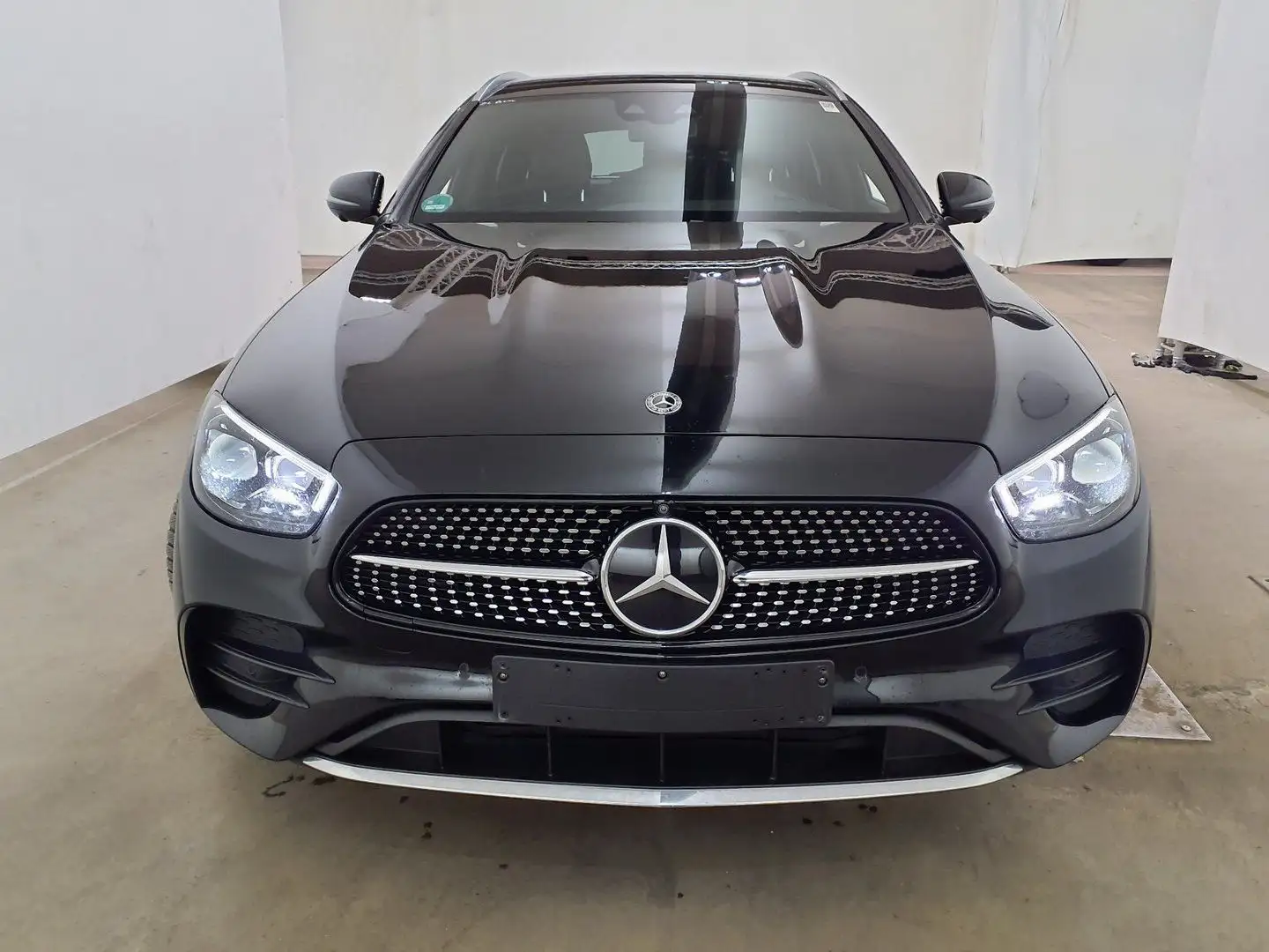 Mercedes-Benz E 300 e AMG 360°*Distro*Mubeam*AHK*DAB*Alcantara Schwarz - 2