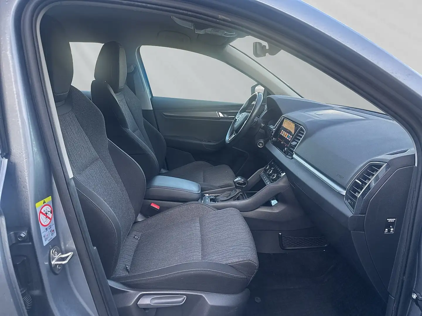 Skoda Karoq 2,0 TDI SCR 4x4 Style Limited DSG Grau - 2