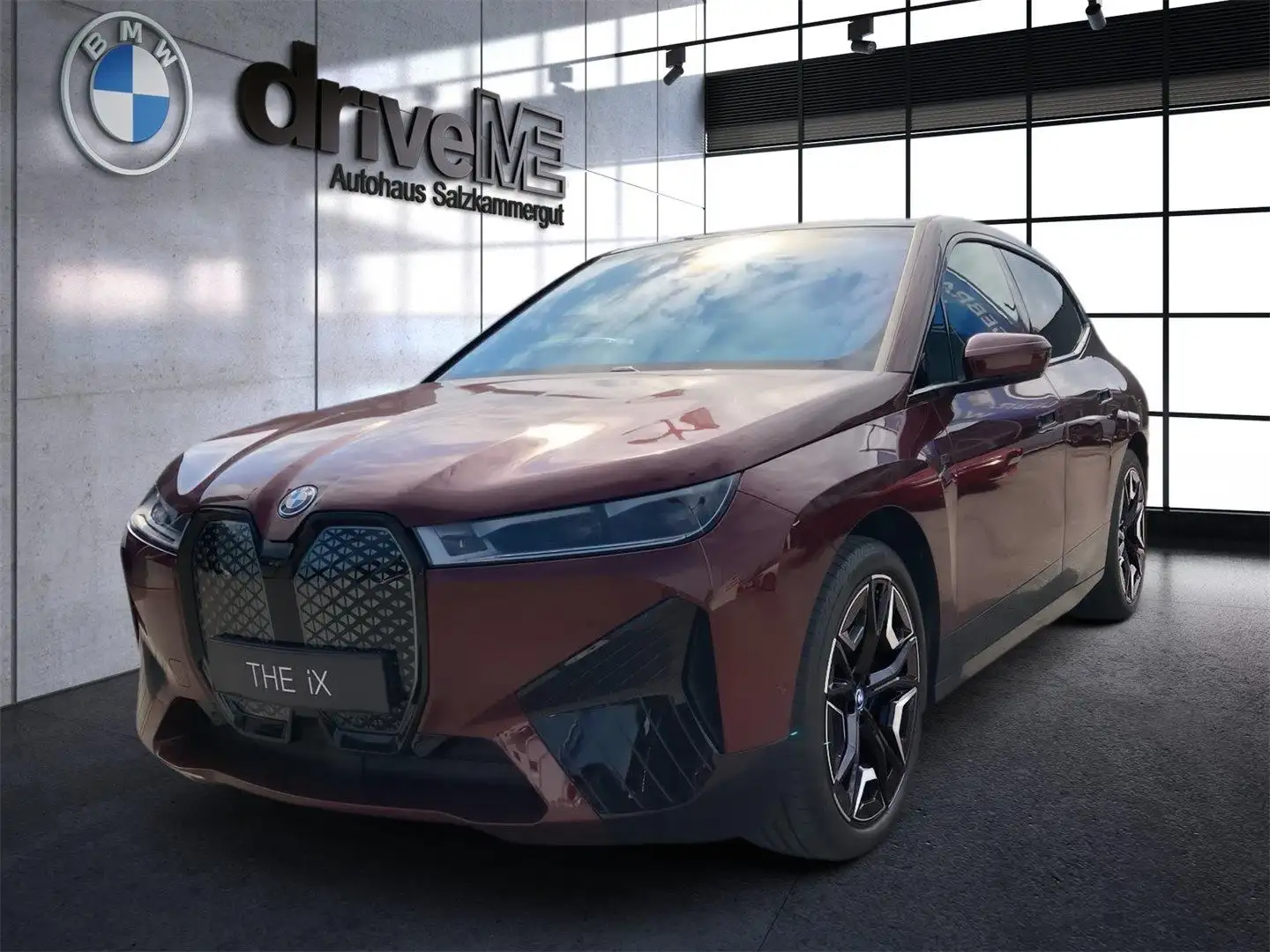 BMW iX M60 Rouge - 1