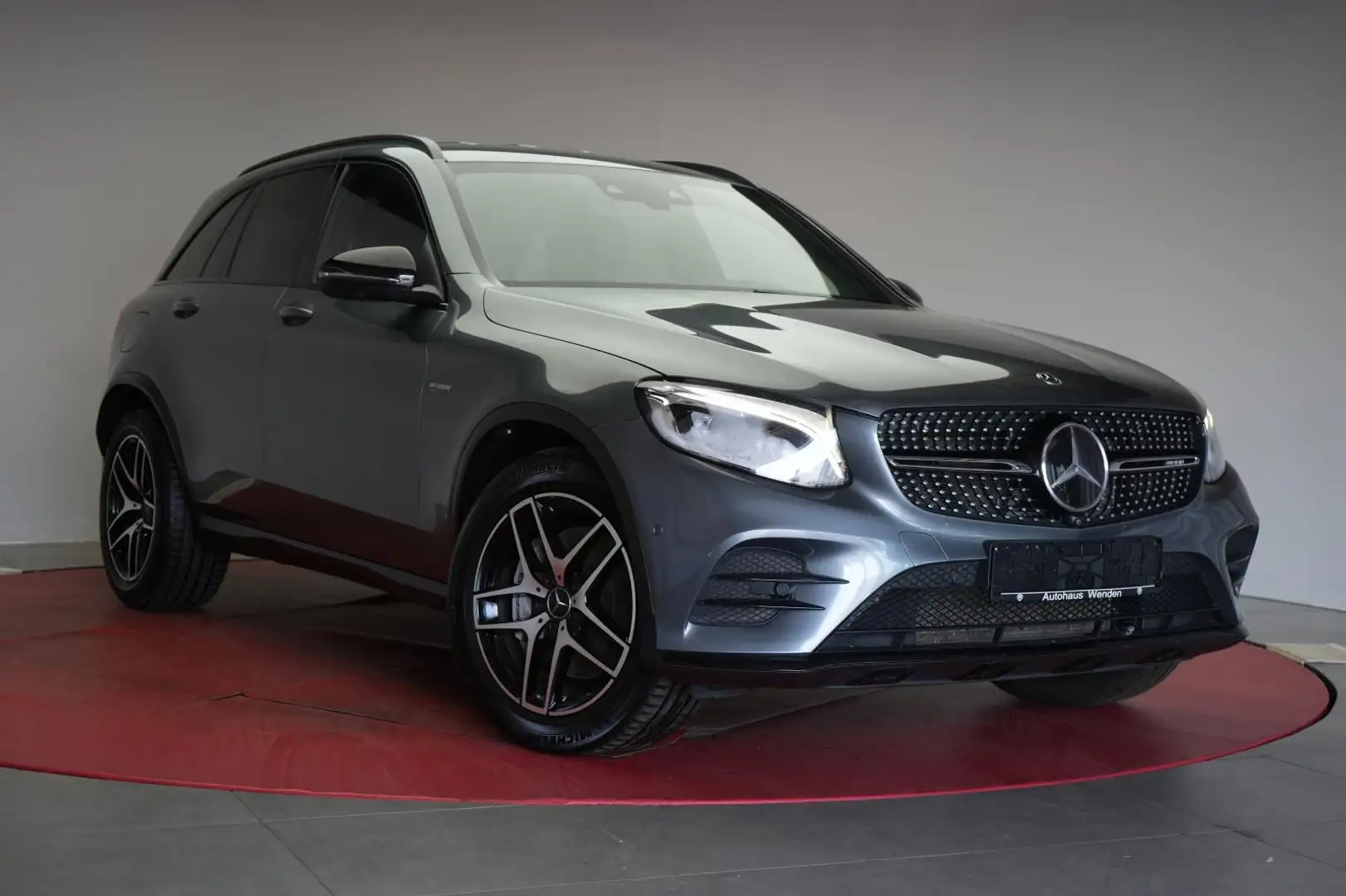 Mercedes-Benz GLC 43 AMG 4Matic 9G-Tronic Navi/Distronic/Kamer Šedá - 1