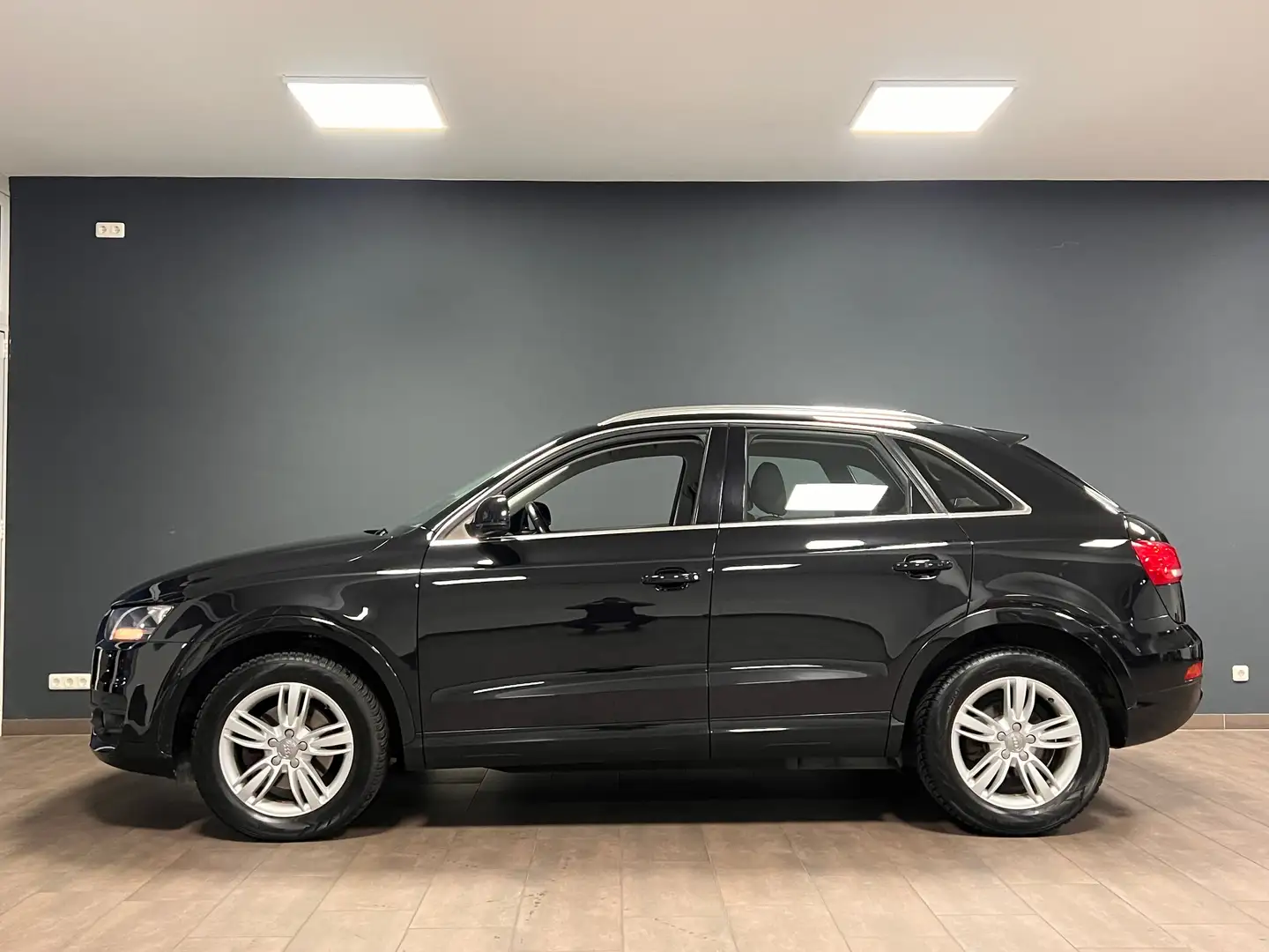 Audi Q3 2.0 TFSI quattro S-Tronic / SHZ / NAVI / MULTI / Noir - 2