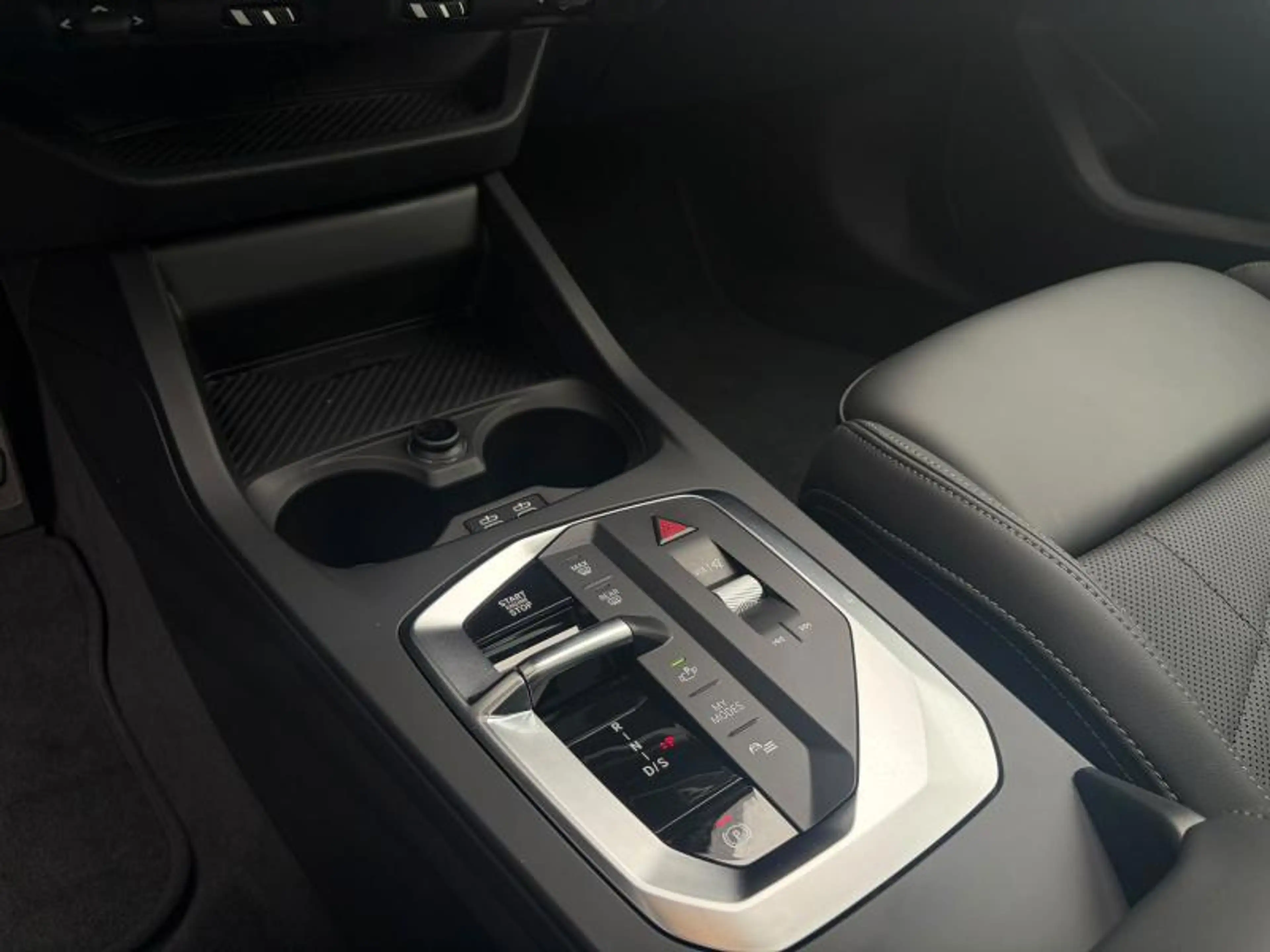 BMW 216 Pack M/Toit Ouvrant/Camera — photo 10