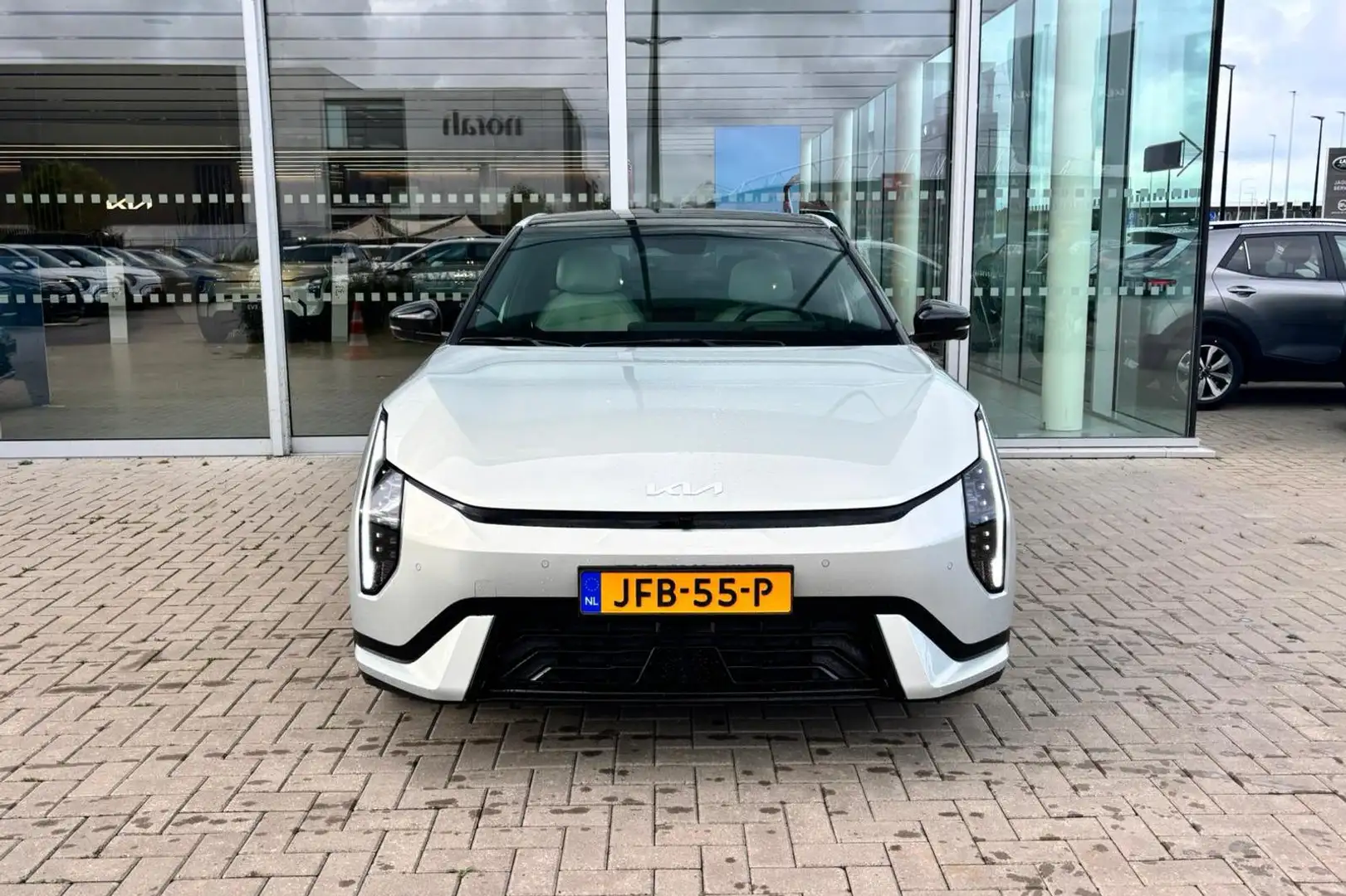 Kia EV4 Fastback GT-PlusLine 81.4 kWh | Beschikbaar voor p Gris - 2