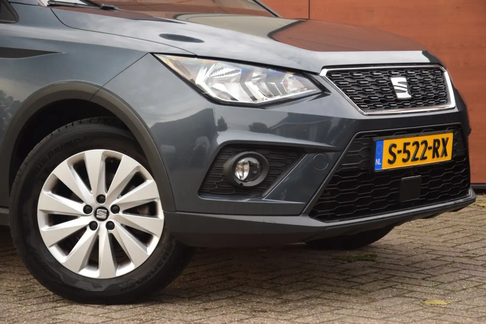 SEAT Arona 1.0TSI Style Navi/Clima/PDC/LM Velgen Grijs - 2