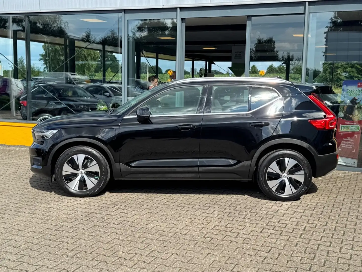 Volvo XC40 1.5 T5 Recharge Inscription - camera - navi - elec Zwart - 2
