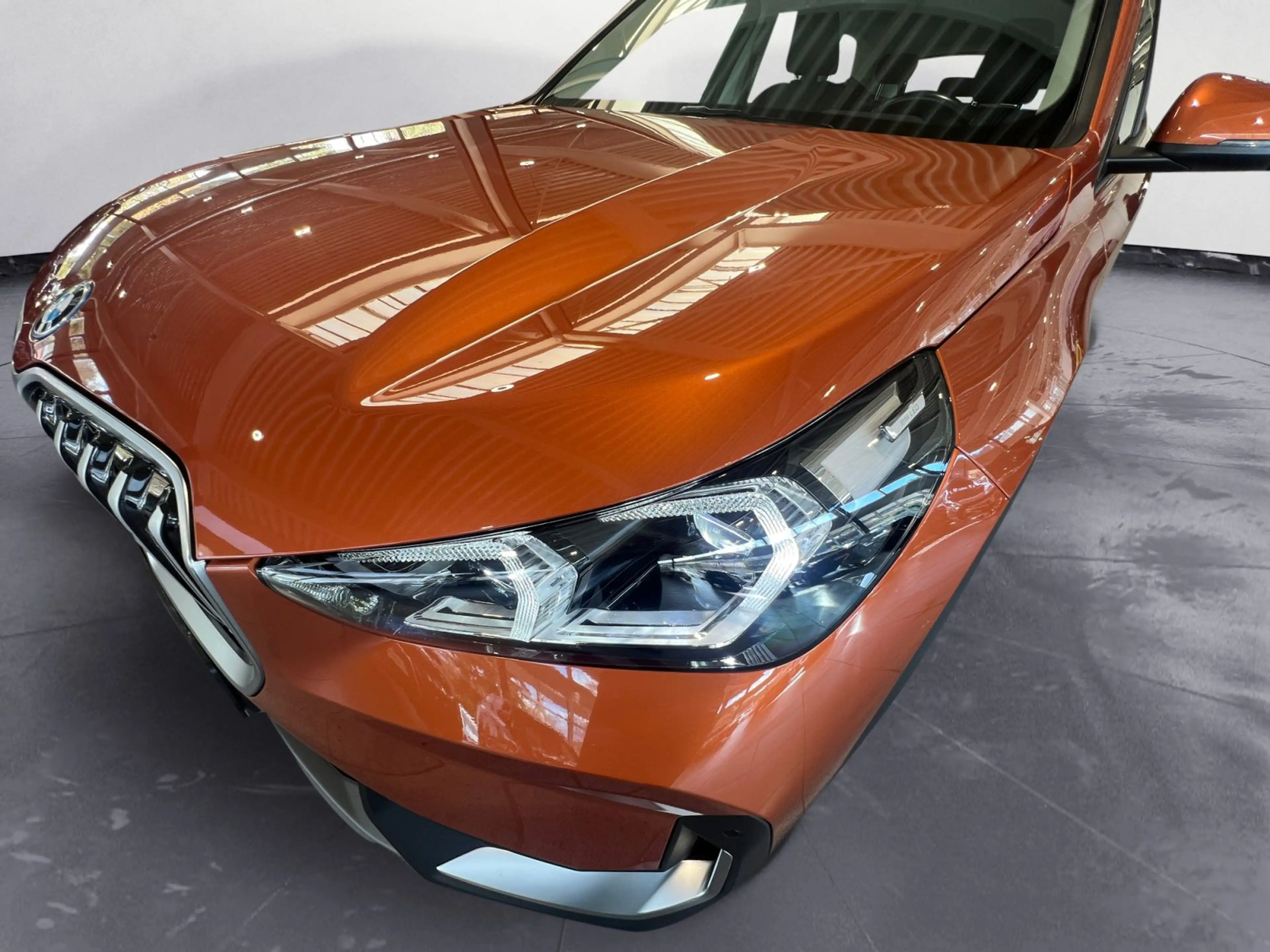 BMW iX1 xDrive30 Head-Up AHK ACC — photo 12
