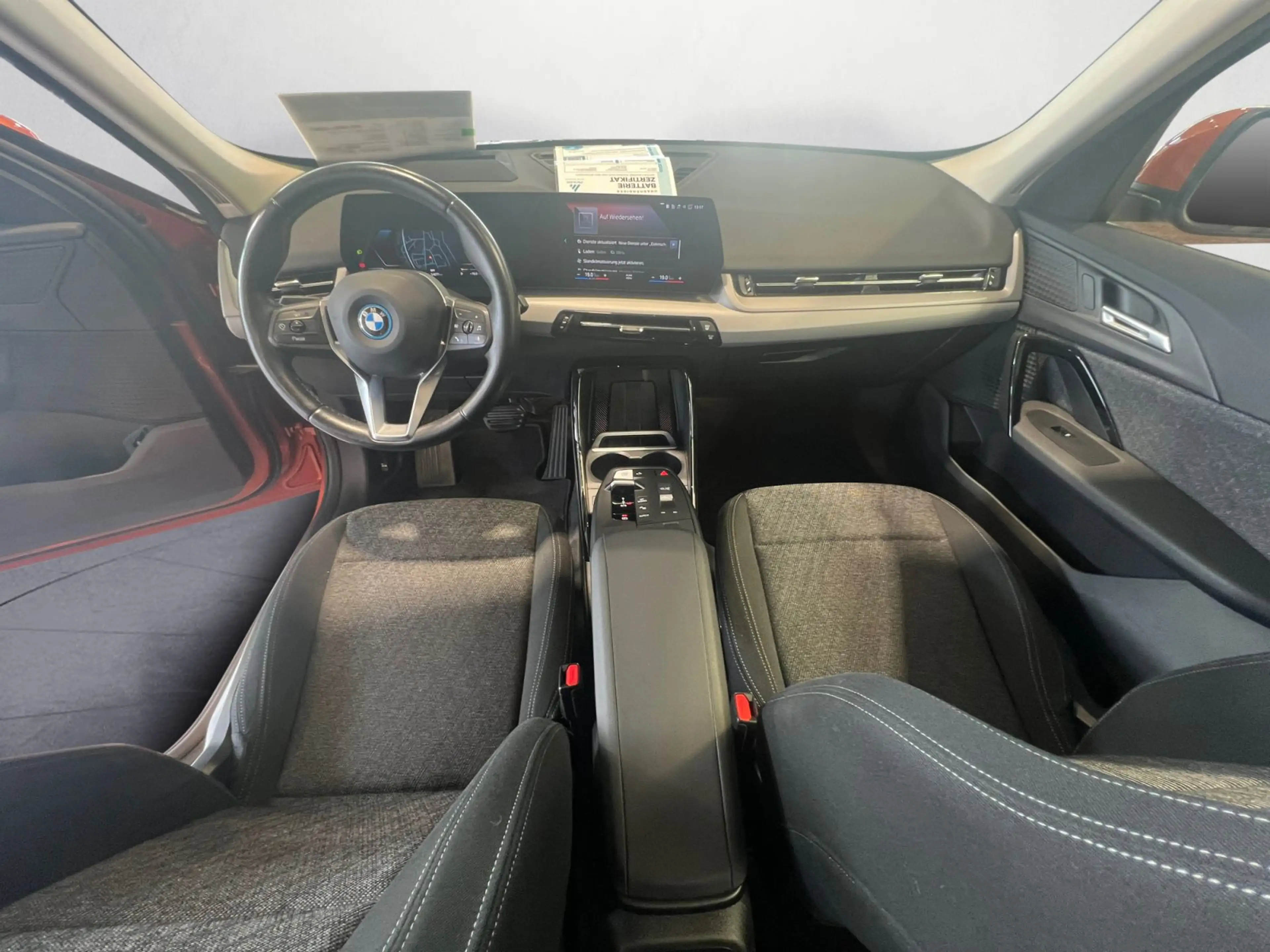BMW iX1 xDrive30 Head-Up AHK ACC — photo 15