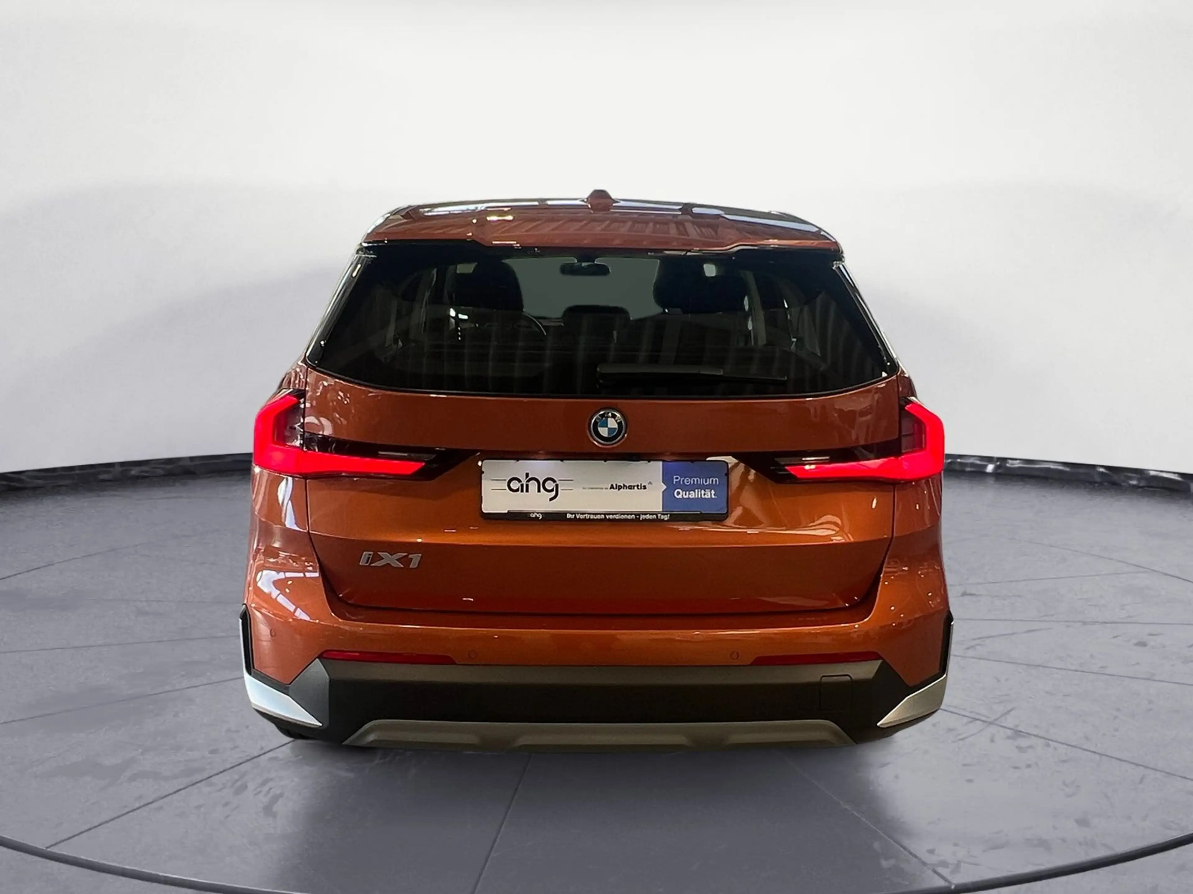 BMW iX1 xDrive30 Head-Up AHK ACC — photo 7