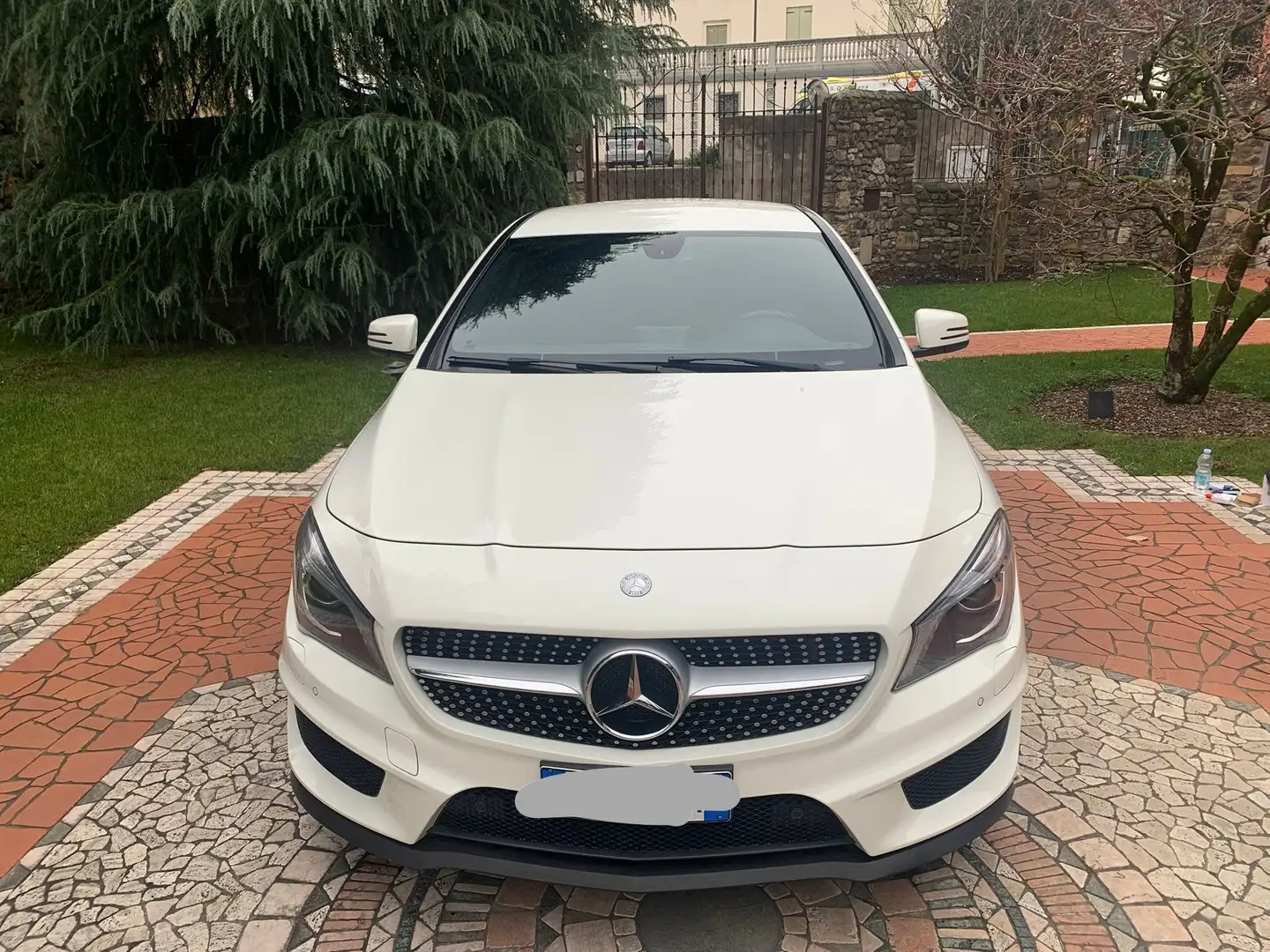 Mercedes-Benz CLA 220 PREMIUM ALLESTIMENTO AMG Bianco - 1