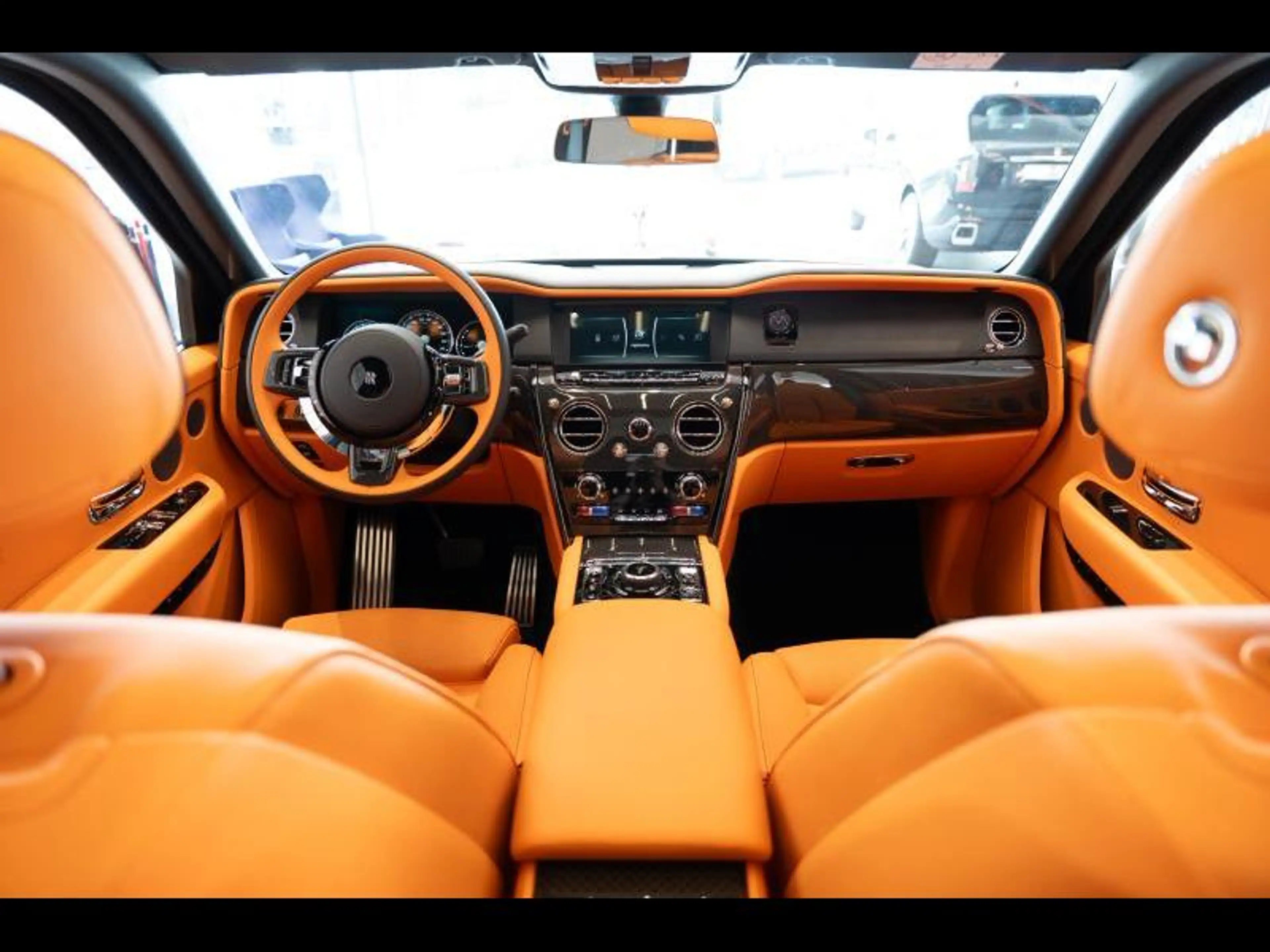 Rolls-Royce Cullinan Provenance 2 Years of Warranty and Maintenance — photo 7
